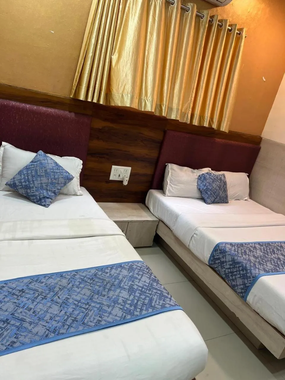 Bed in Hotel KF Residency
