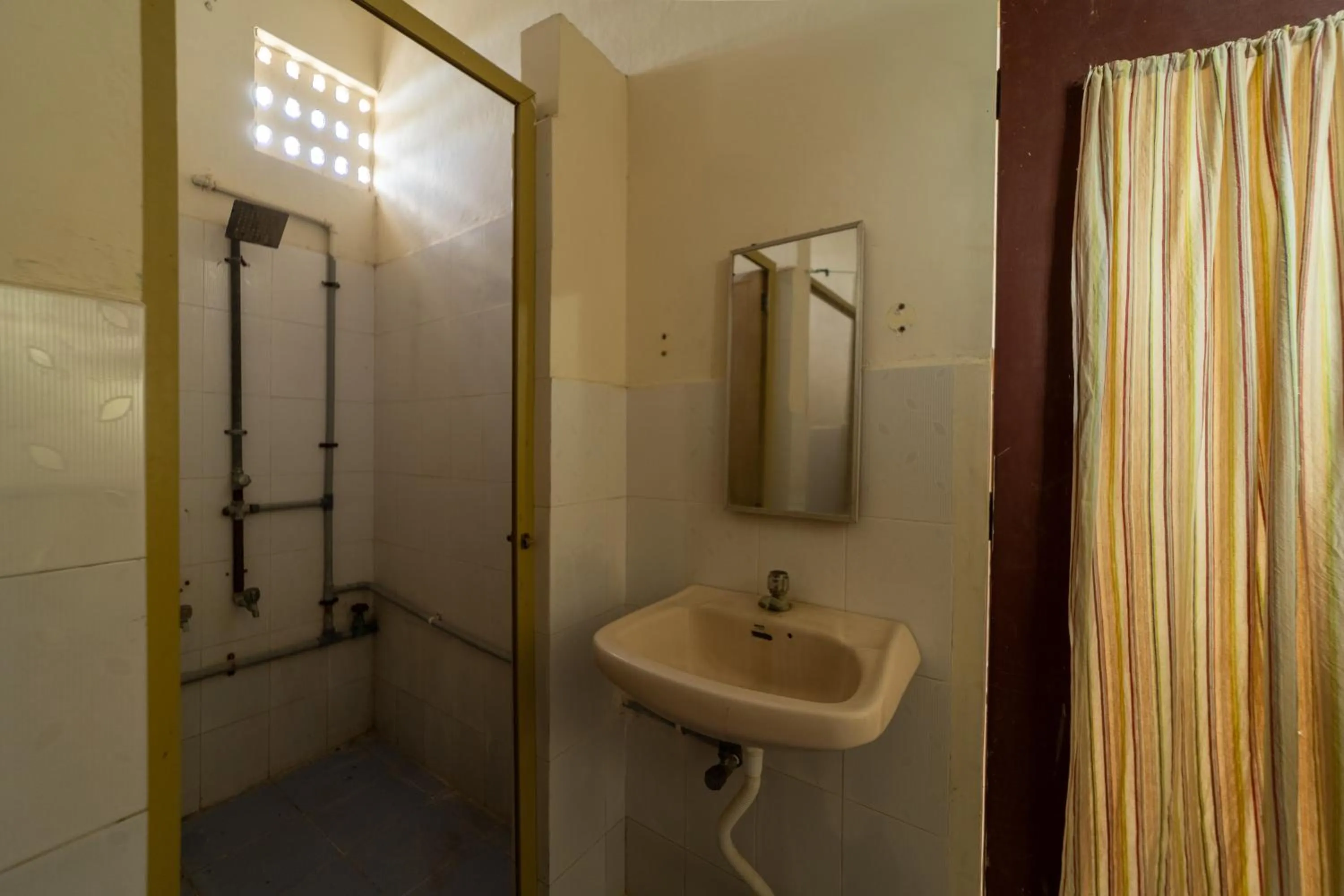 Bathroom in Sacar Guest House