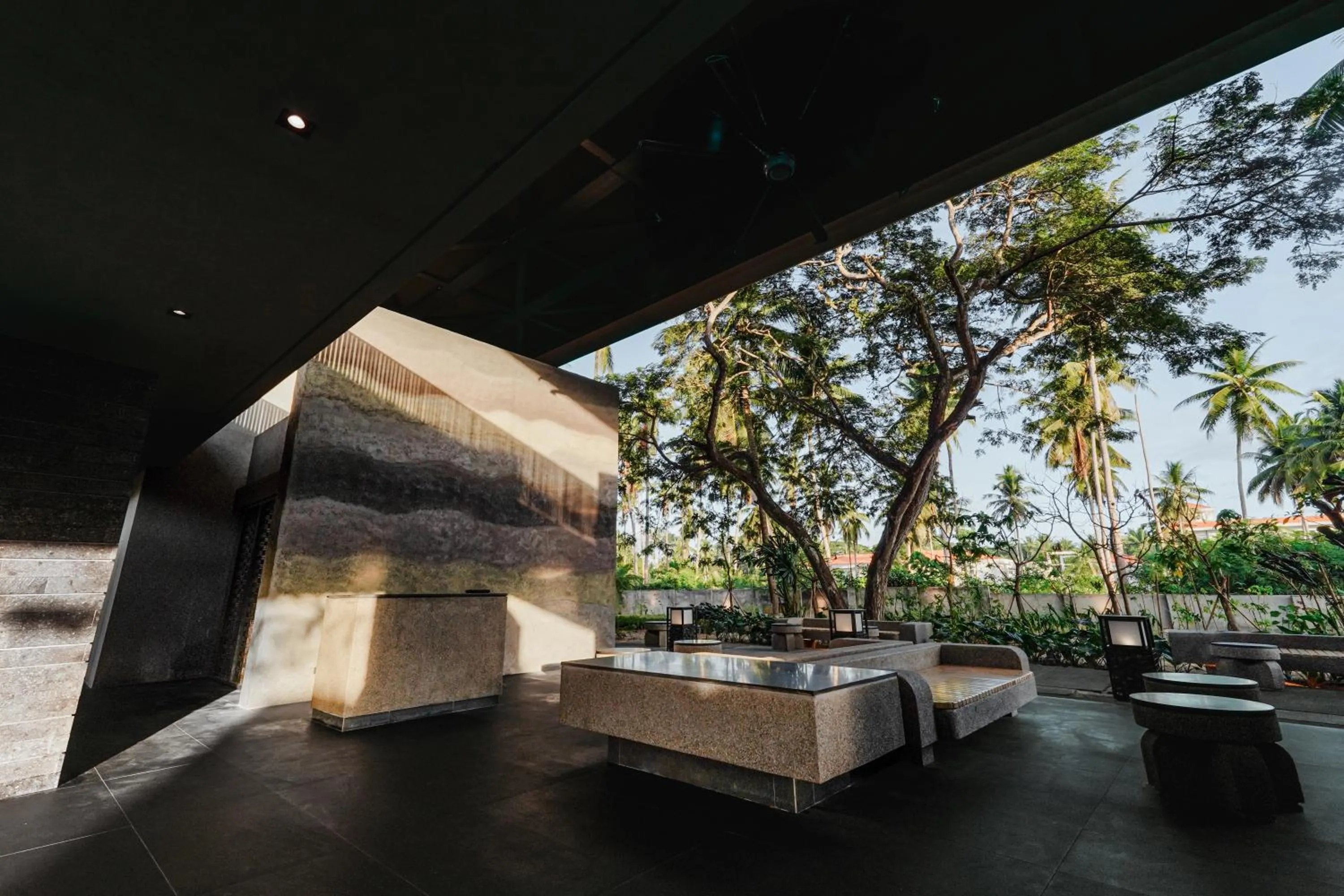 The Funny Lion - Puerto Princesa