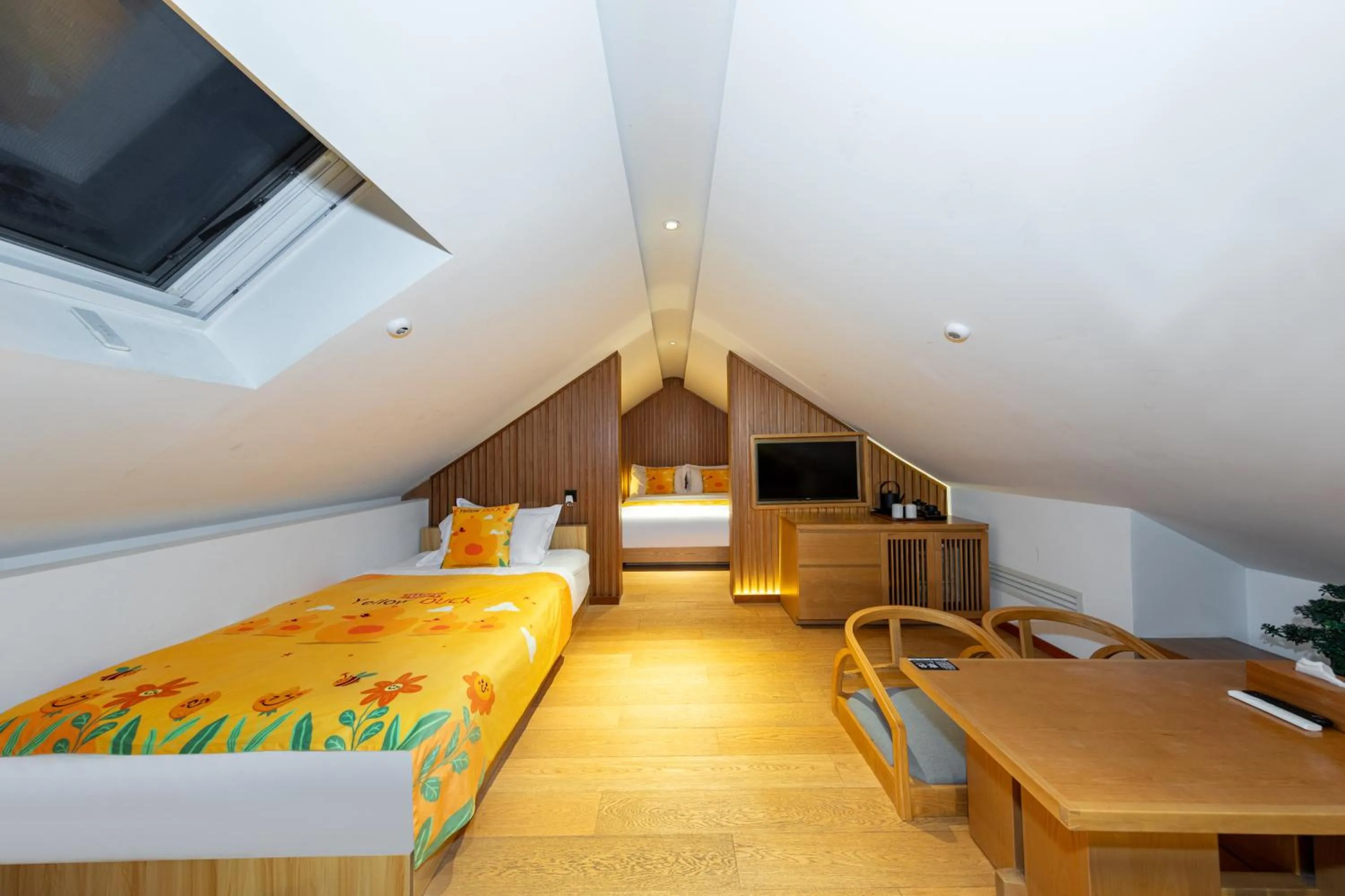 Bed in The JOY courtyard Beijing near Tiananmen Forbidden City