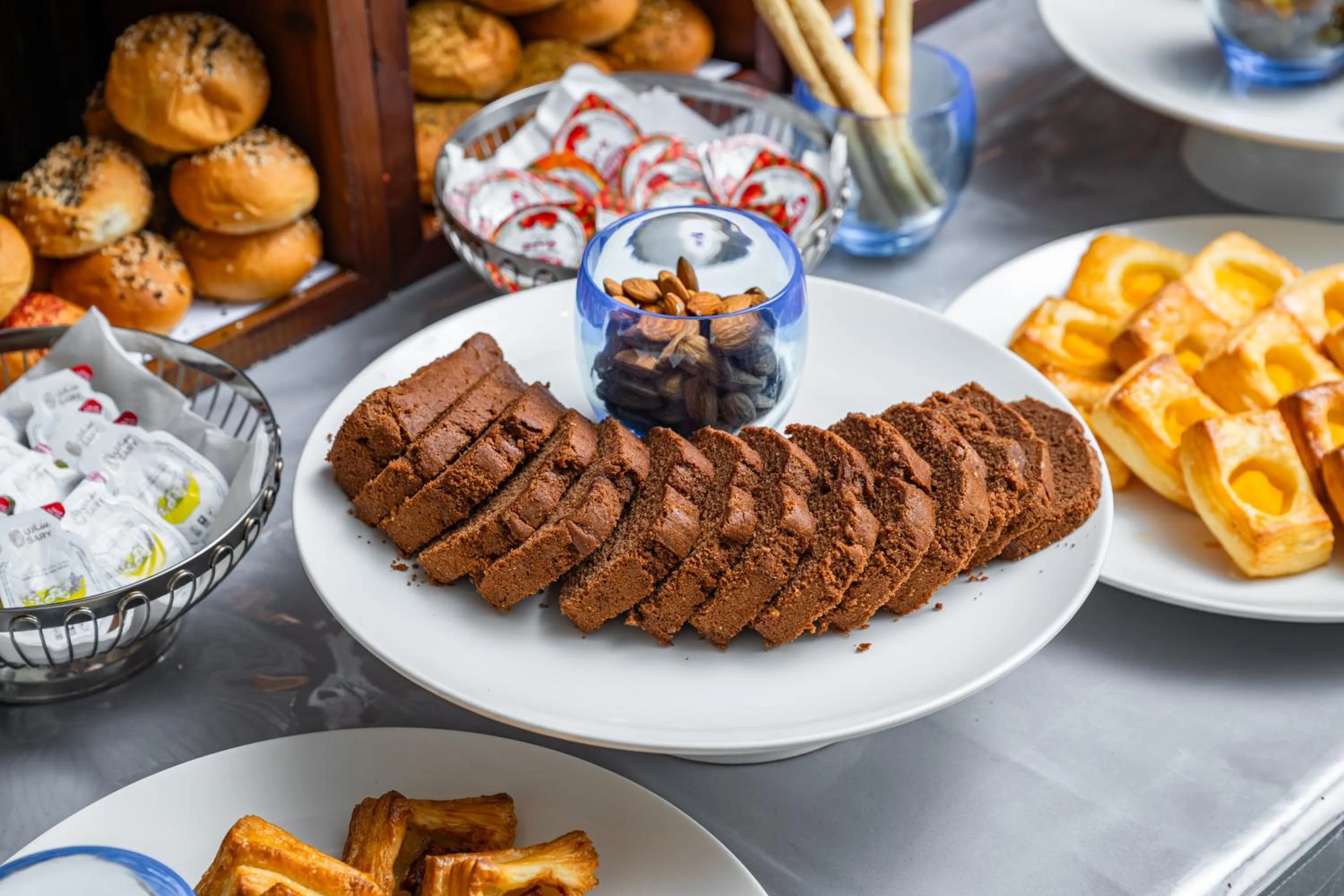 Buffet breakfast in Elaf Qinwan Hotel