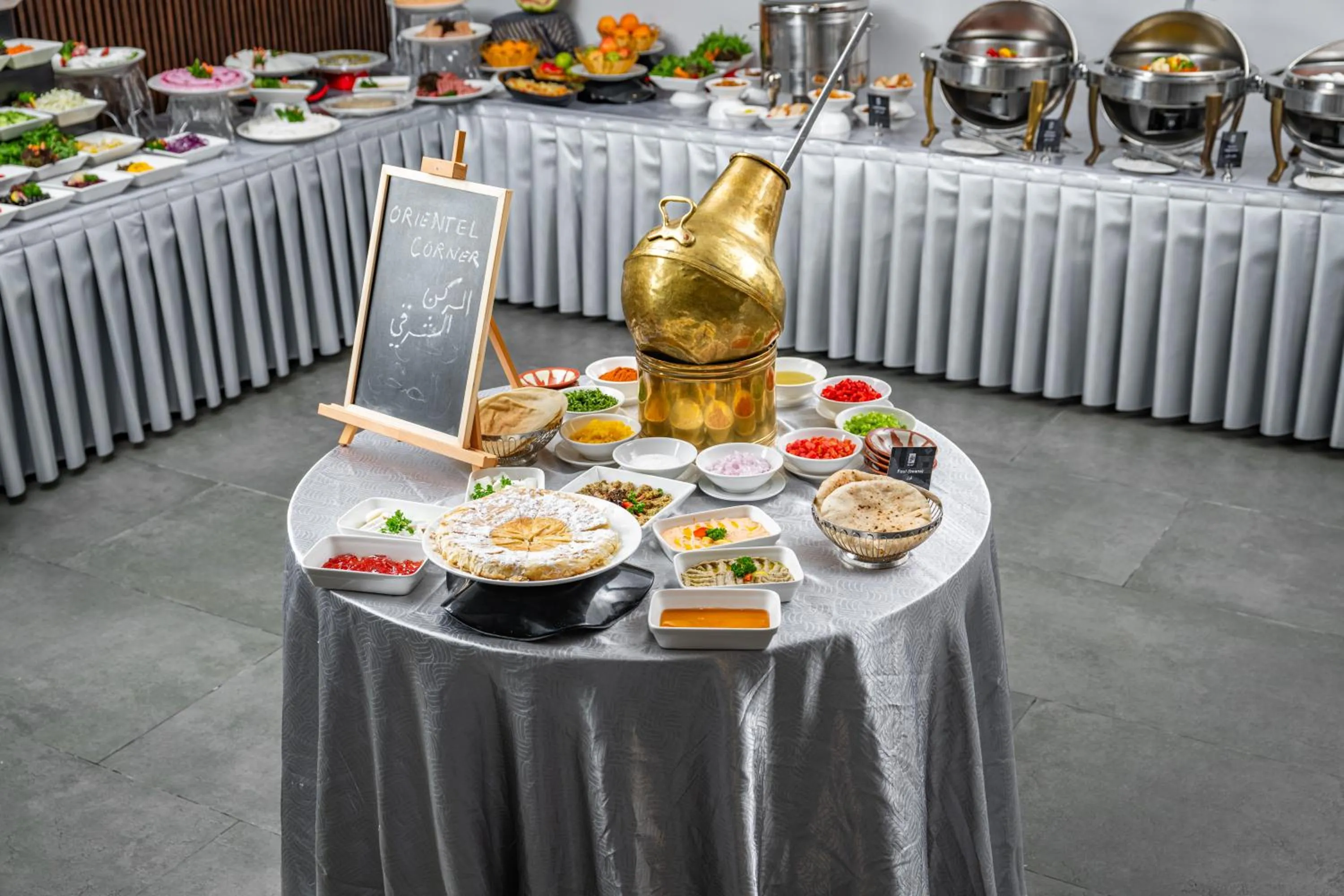 Buffet breakfast in Elaf Qinwan Hotel