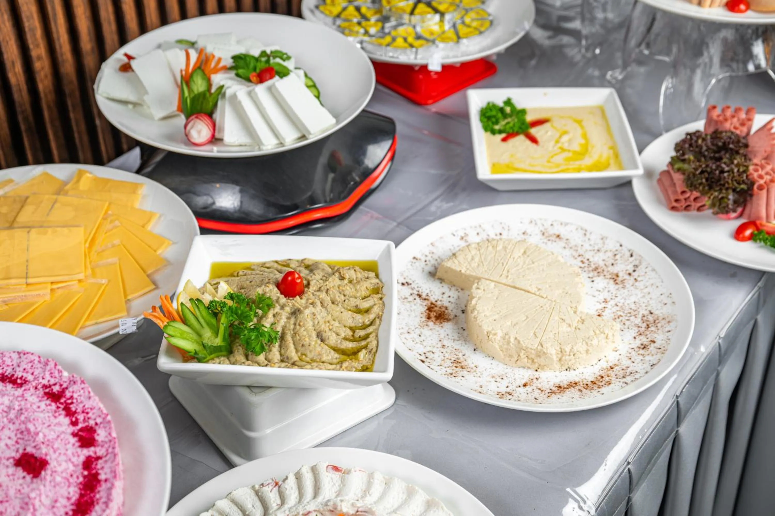 Continental breakfast in Elaf Qinwan Hotel