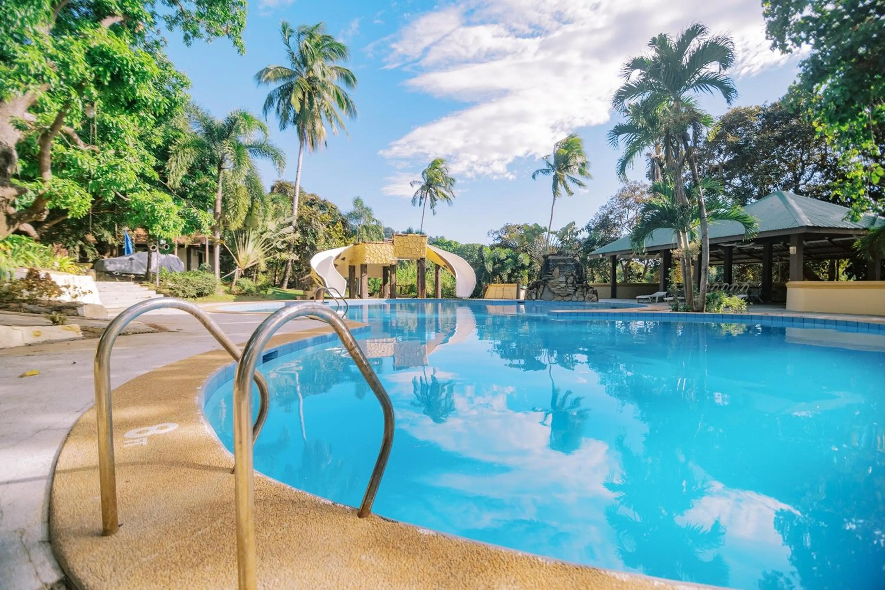 Swimming pool in Vista Venice Resort