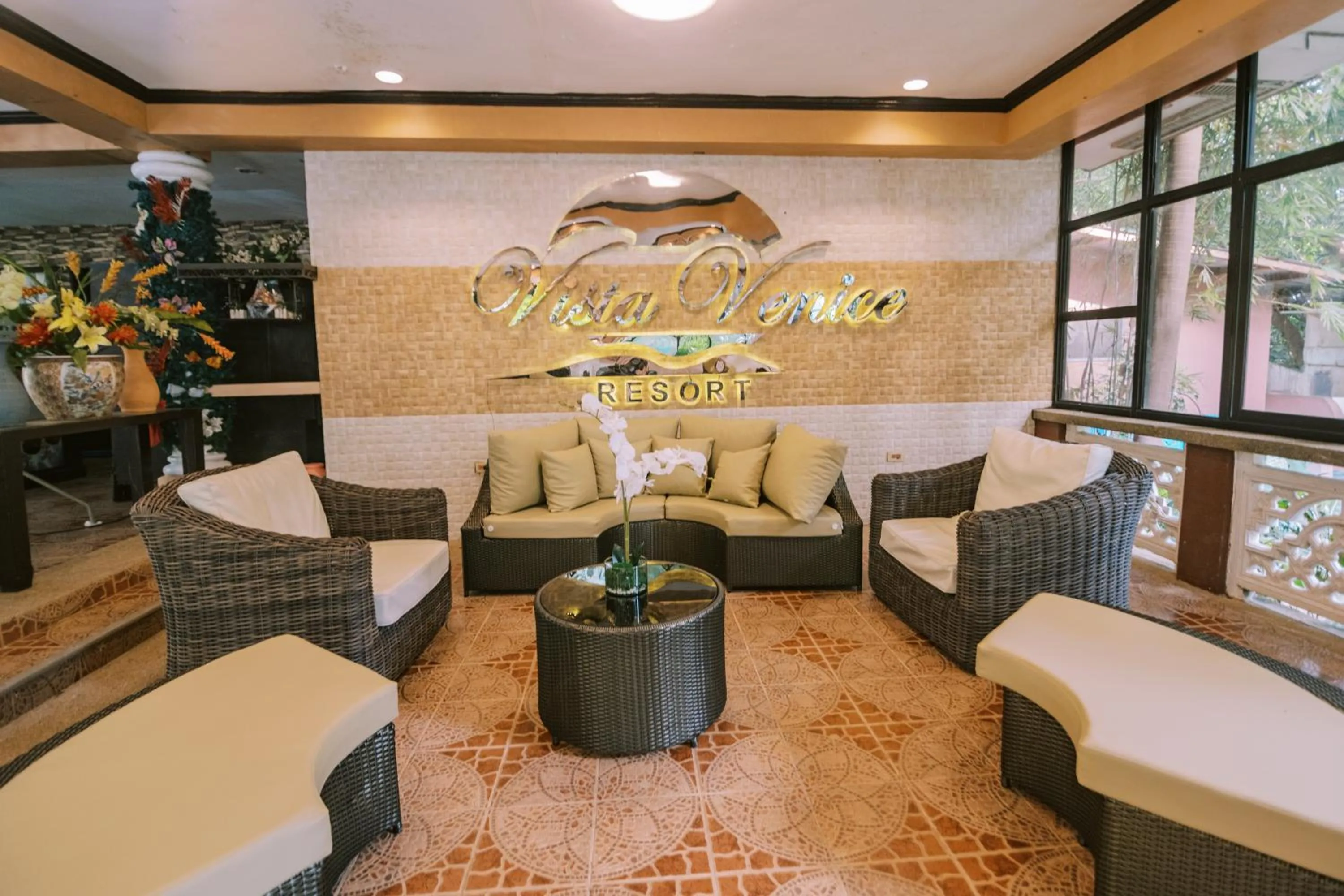 Seating area in Vista Venice Resort