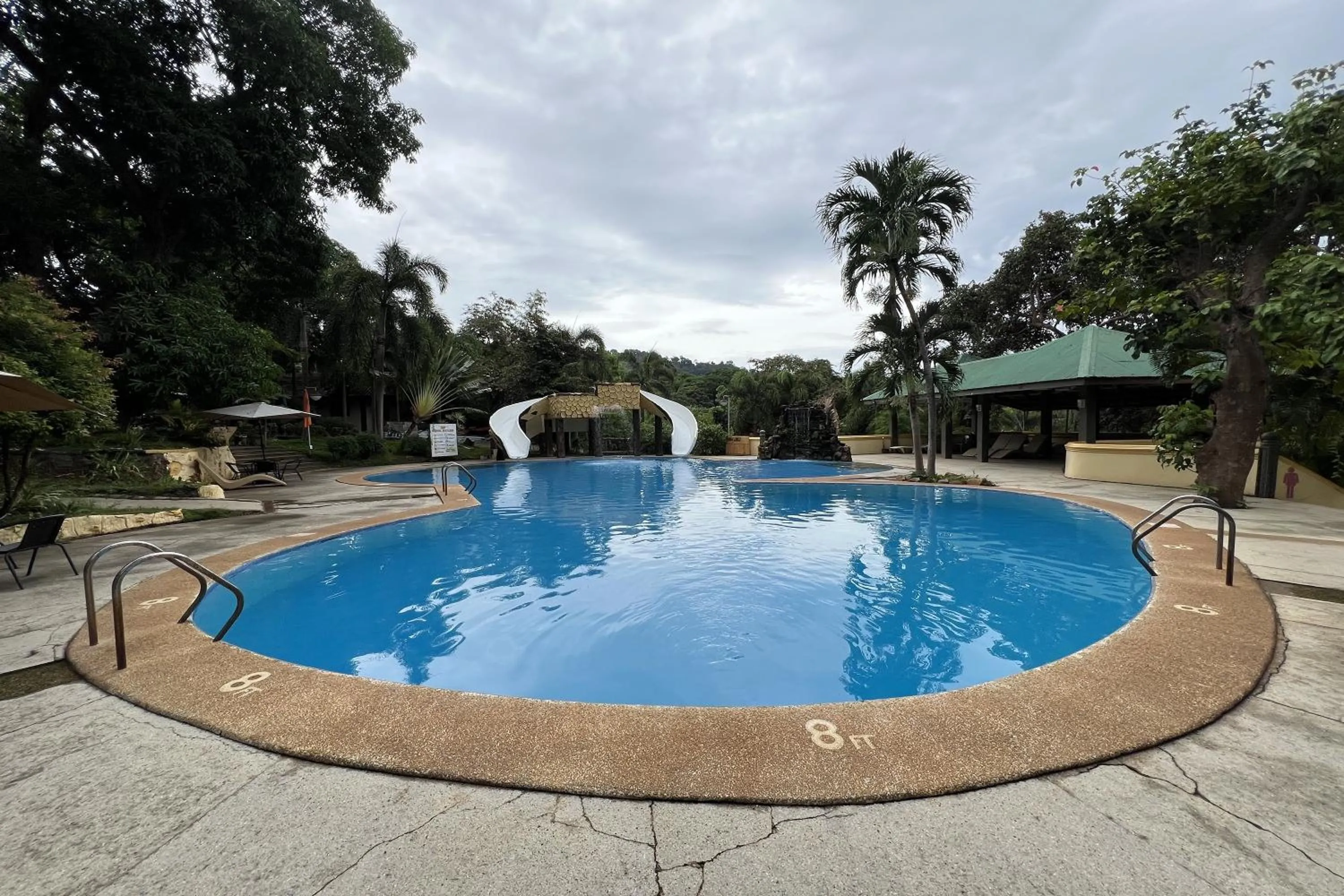 Swimming pool in Vista Venice Resort