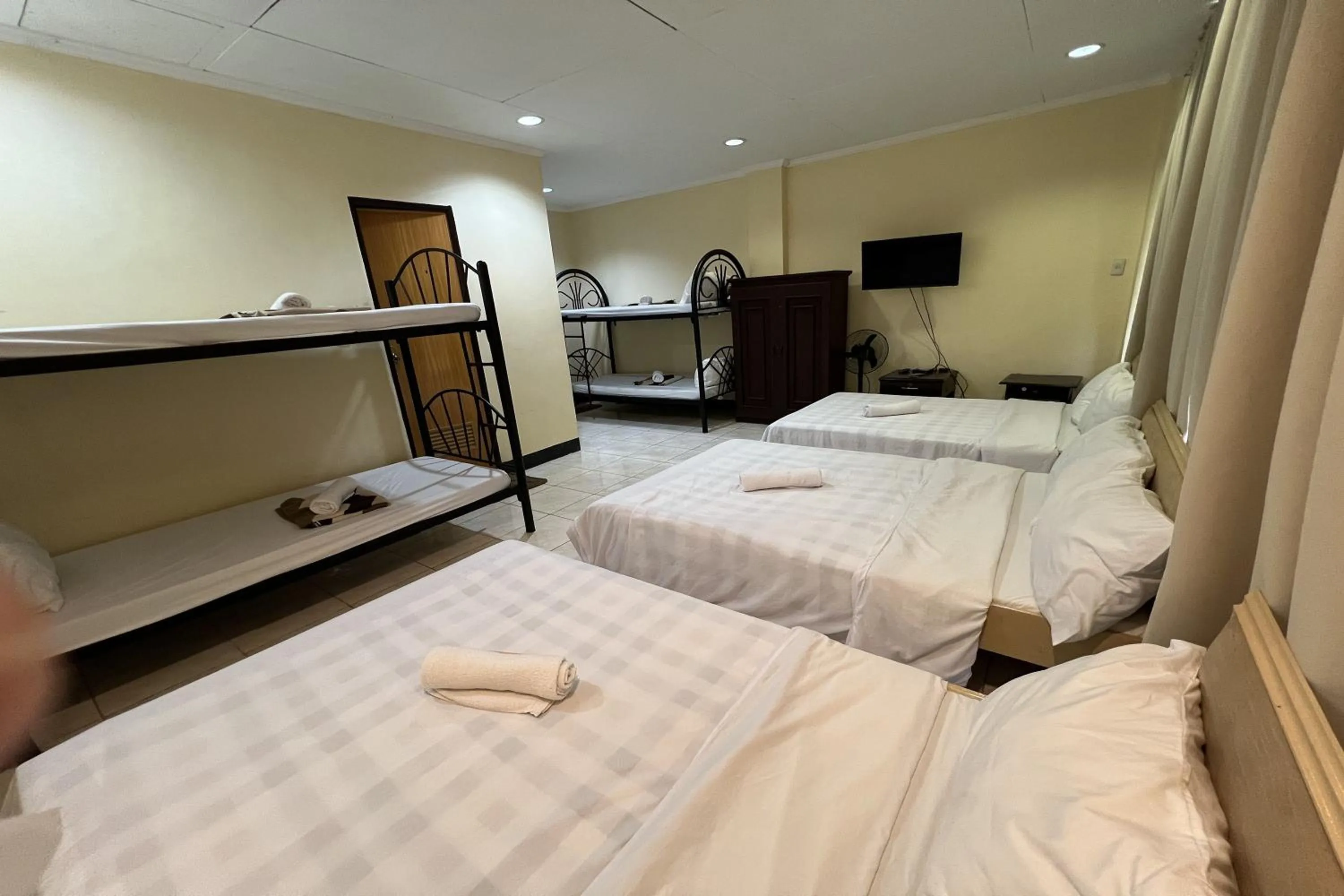 Photo of the whole room, Bed in Vista Venice Resort