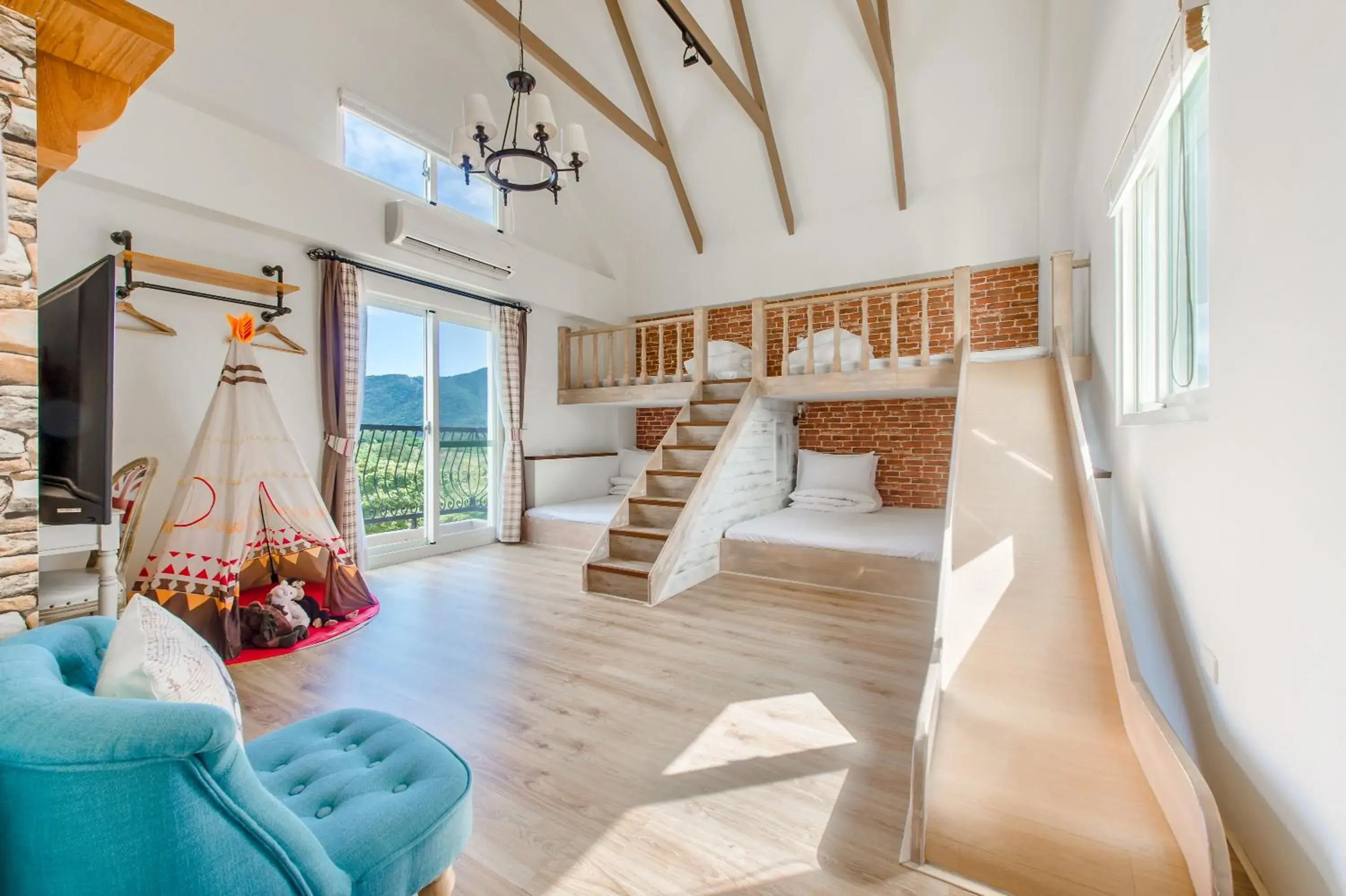 Family Room with Mountain View in Wilderness1138 Hualien B&B Family Room with Mountain View in Wilderness1138 Hualien B&B