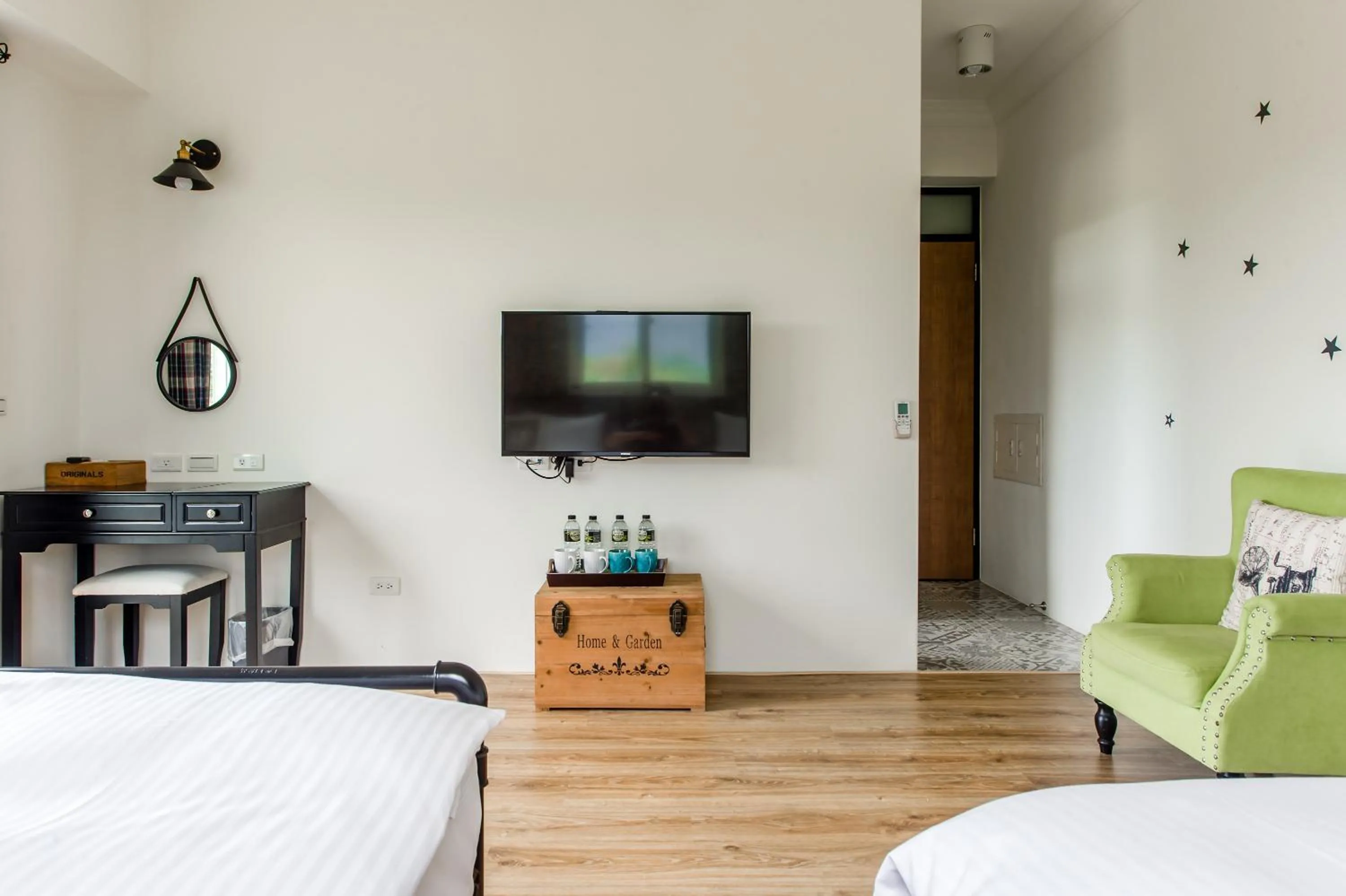 TV and multimedia, Bed in Wilderness1138 Hualien B&B