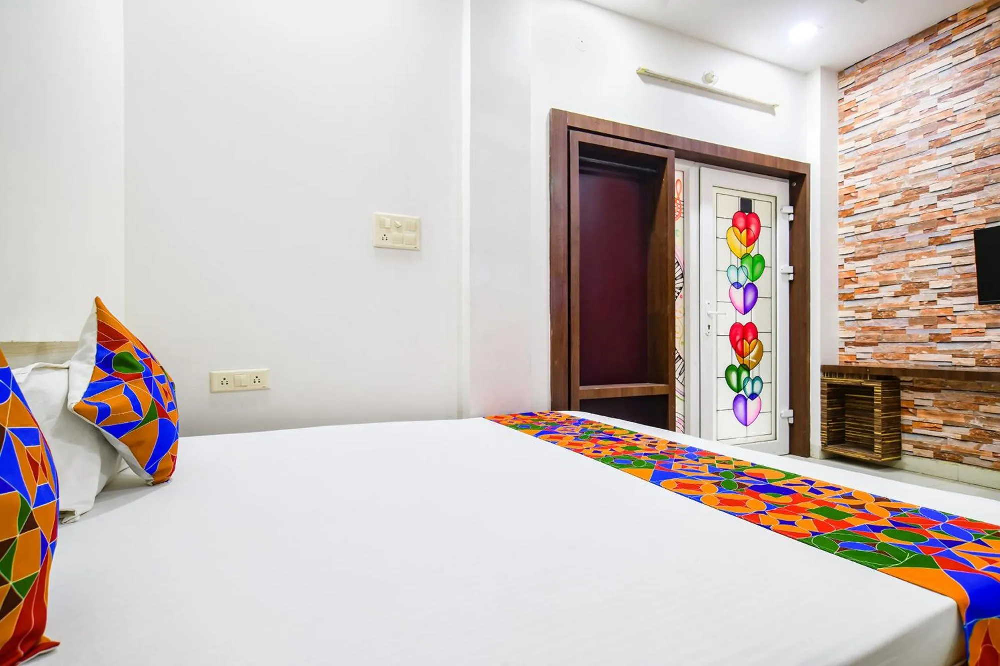 Bed in FabExpress Olive Inn