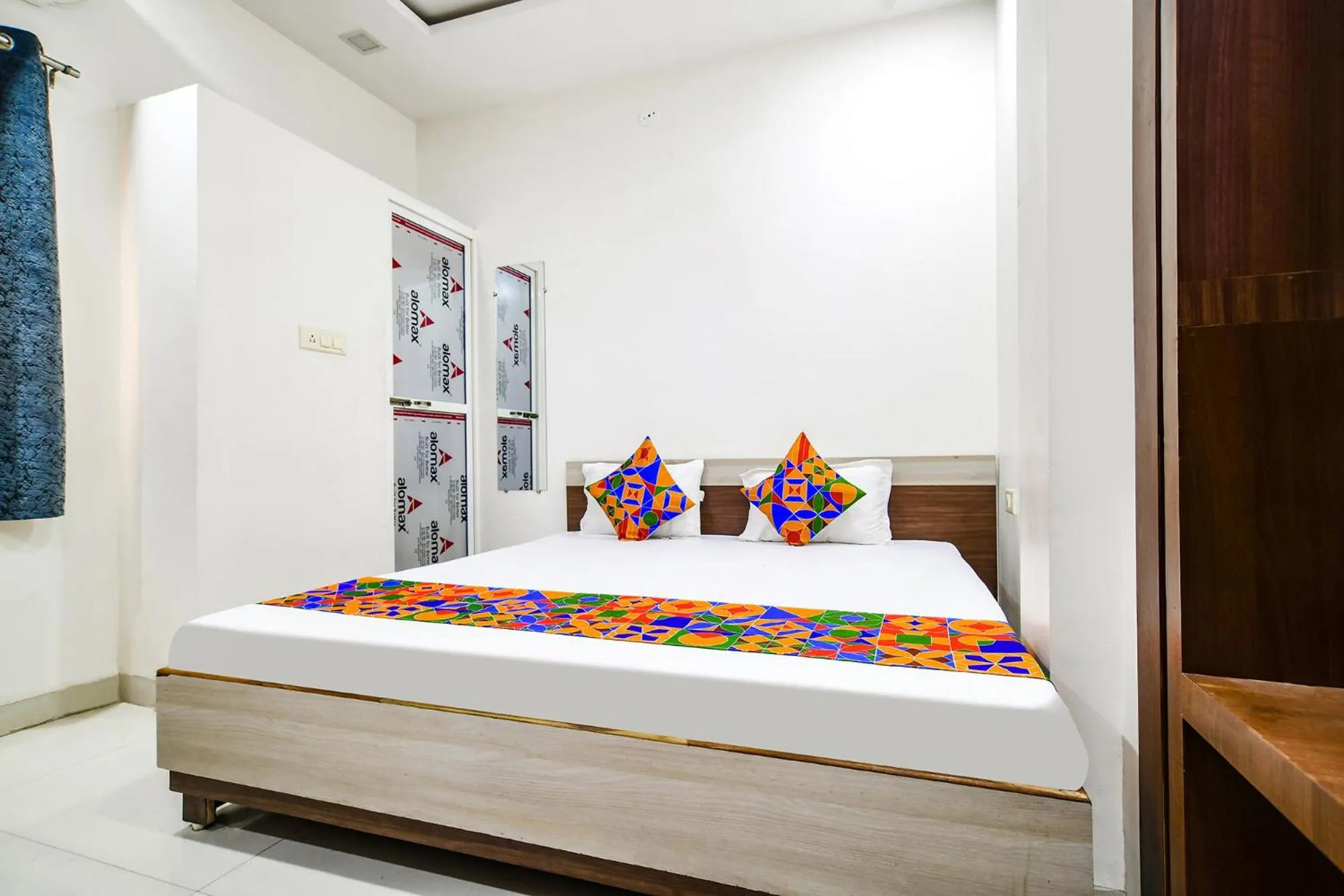 Bed in FabExpress Olive Inn