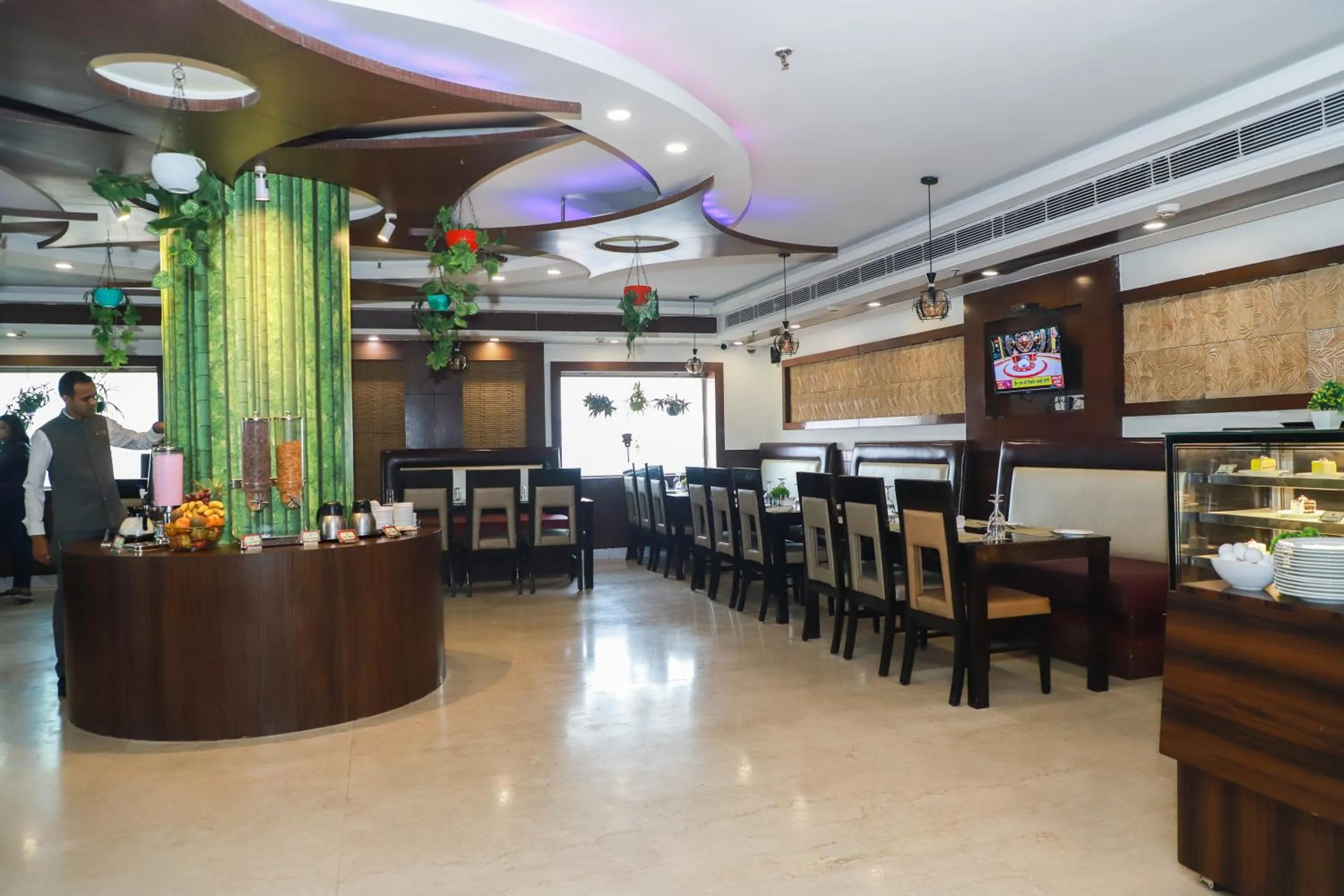 Restaurant/places to eat in The Vaishnavi