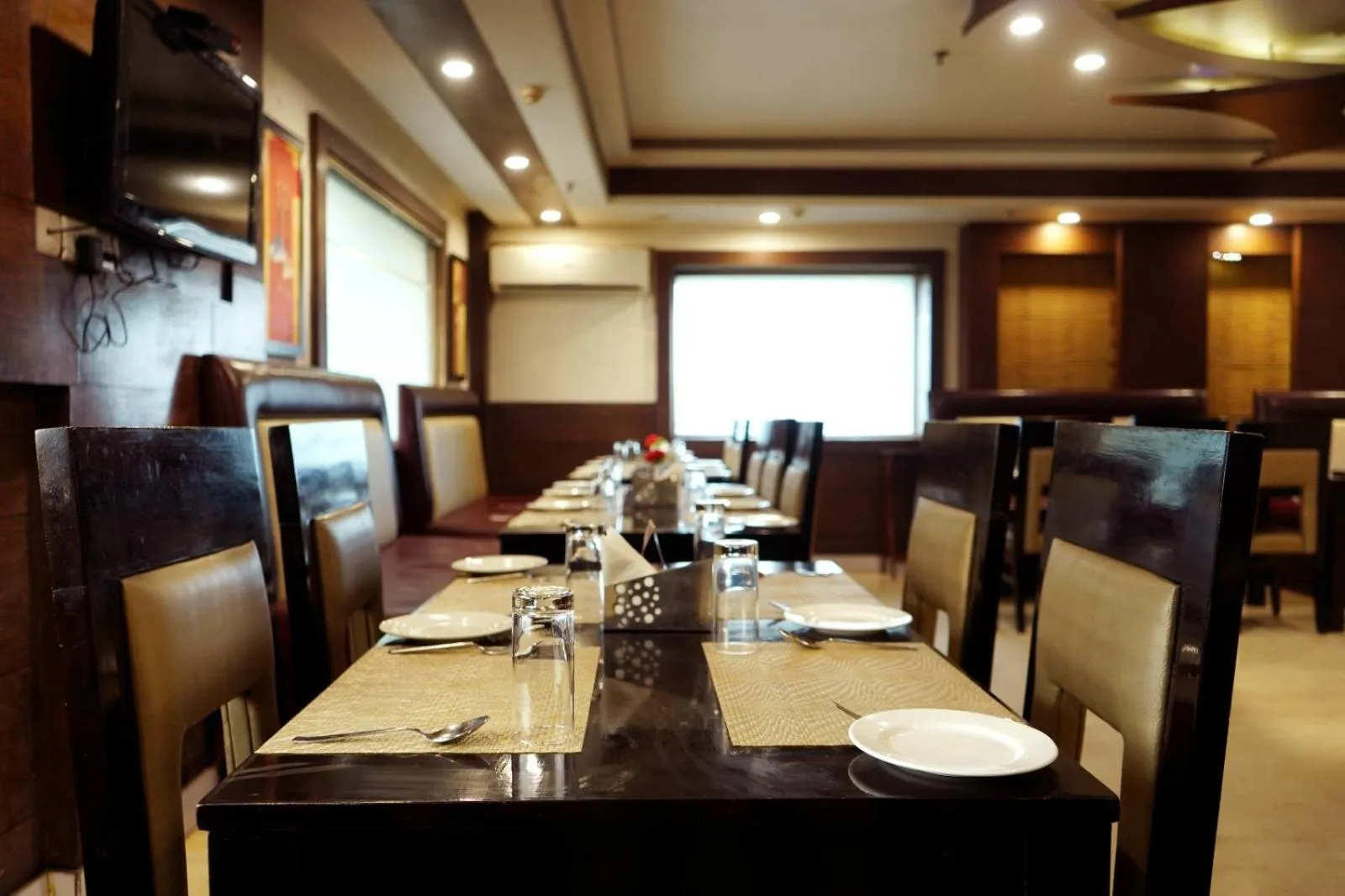 Restaurant/places to eat in The Vaishnavi