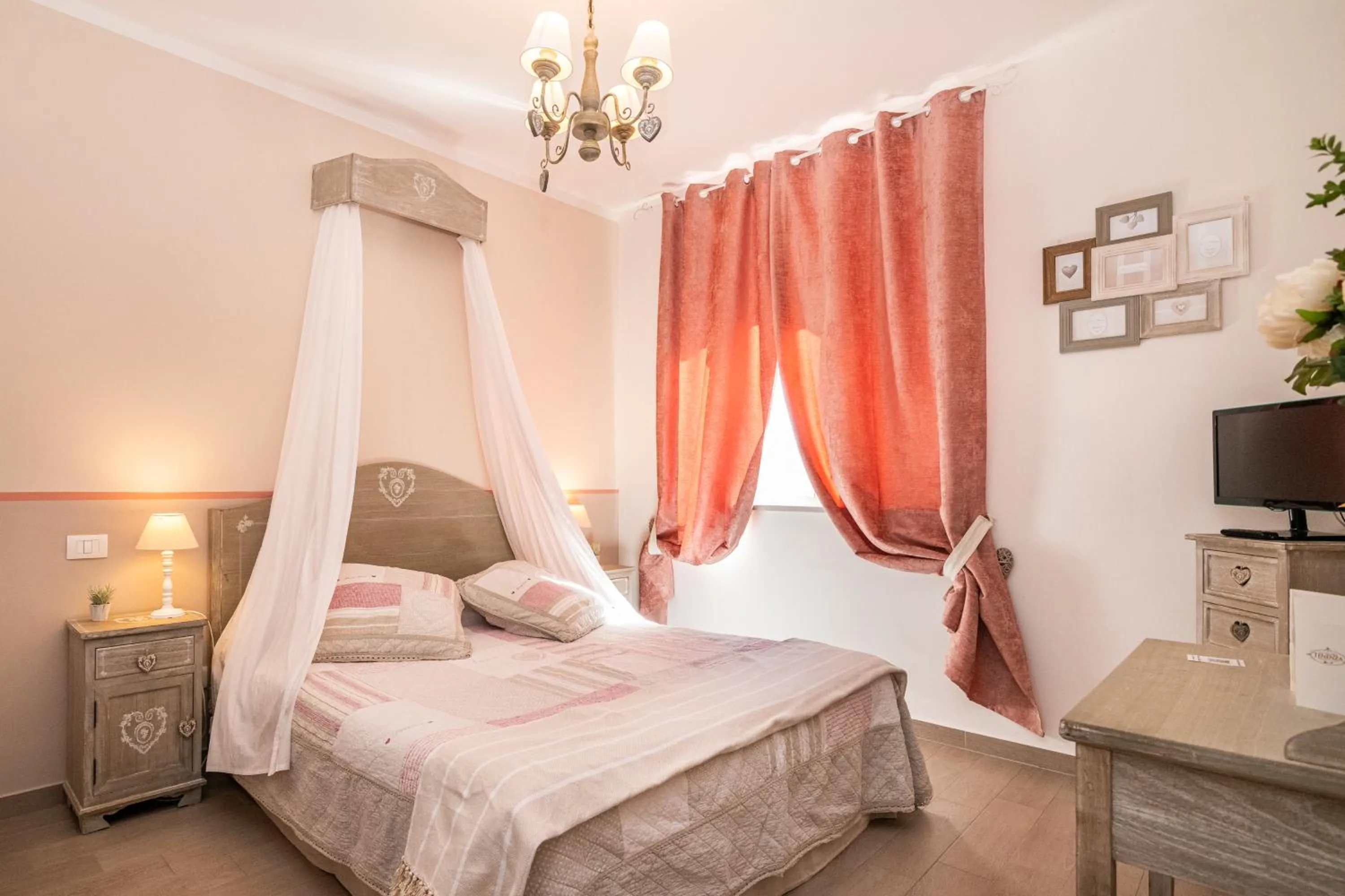 Bedroom, Bed in La Vecchia Tenenza B&B