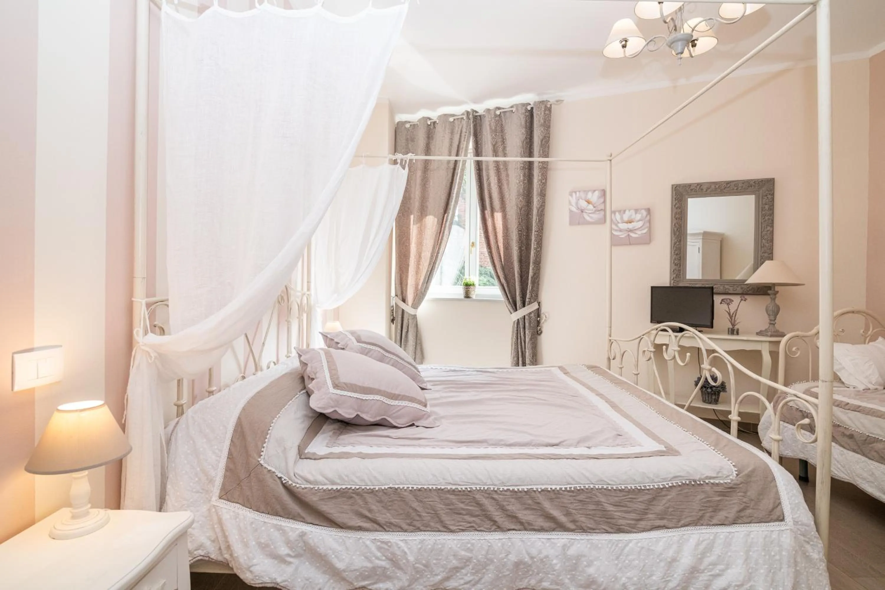 Bedroom, Bed in La Vecchia Tenenza B&B