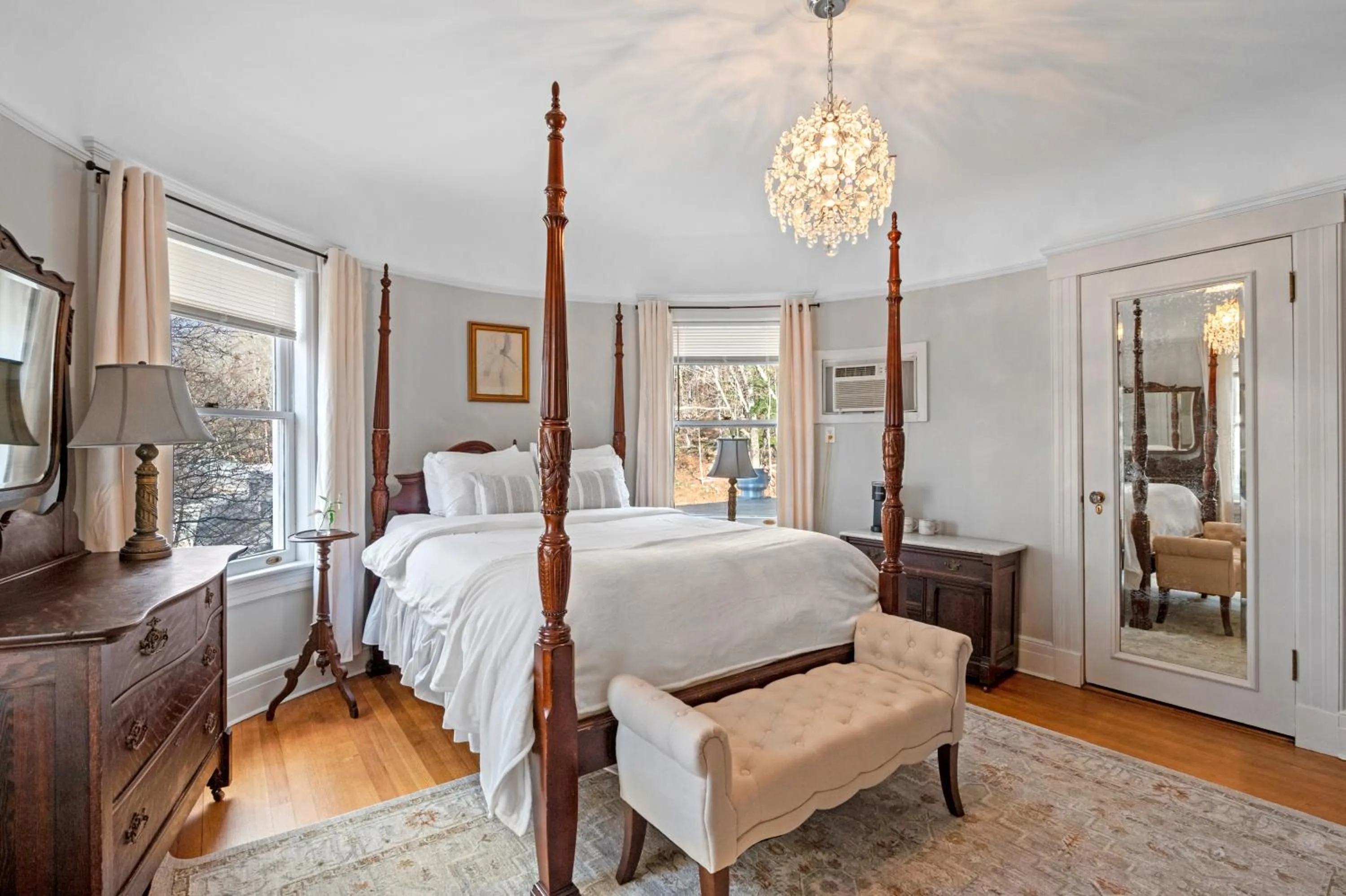 Bed in The Hartness House