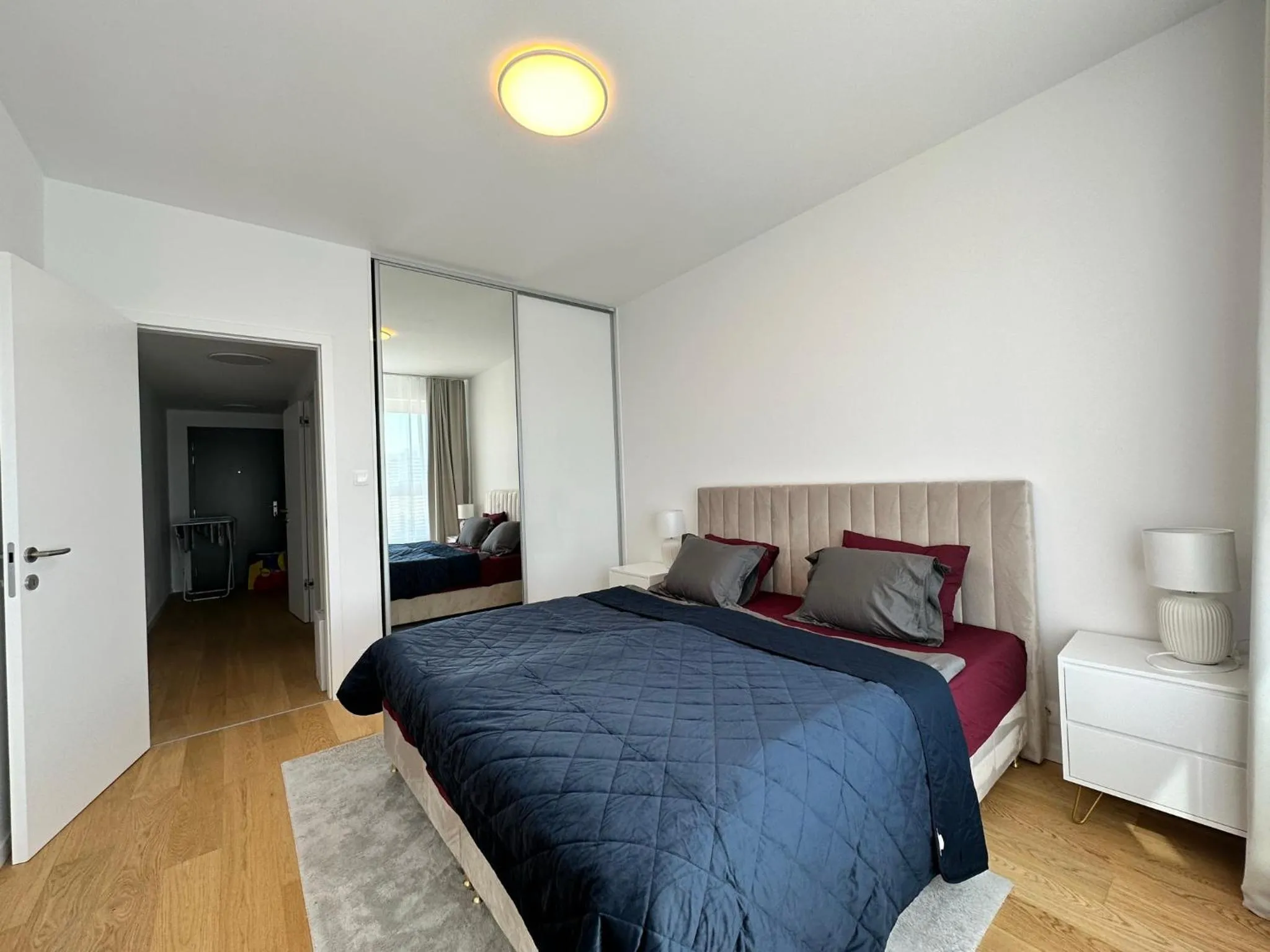 Bedroom, Bed in Vyhlad na mesto, 24. poschodie, free parking