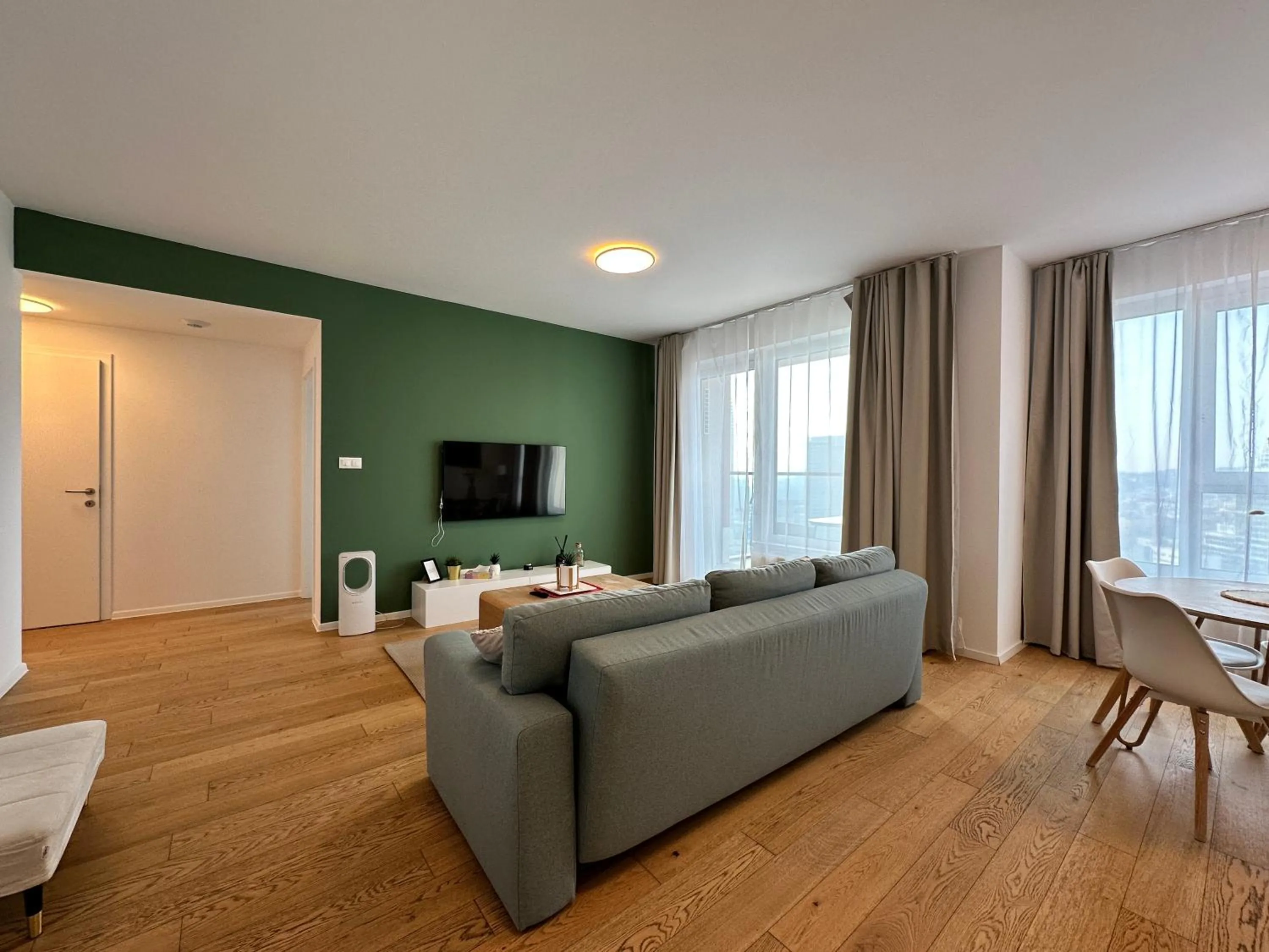 Living room in Vyhlad na mesto, 24. poschodie, free parking