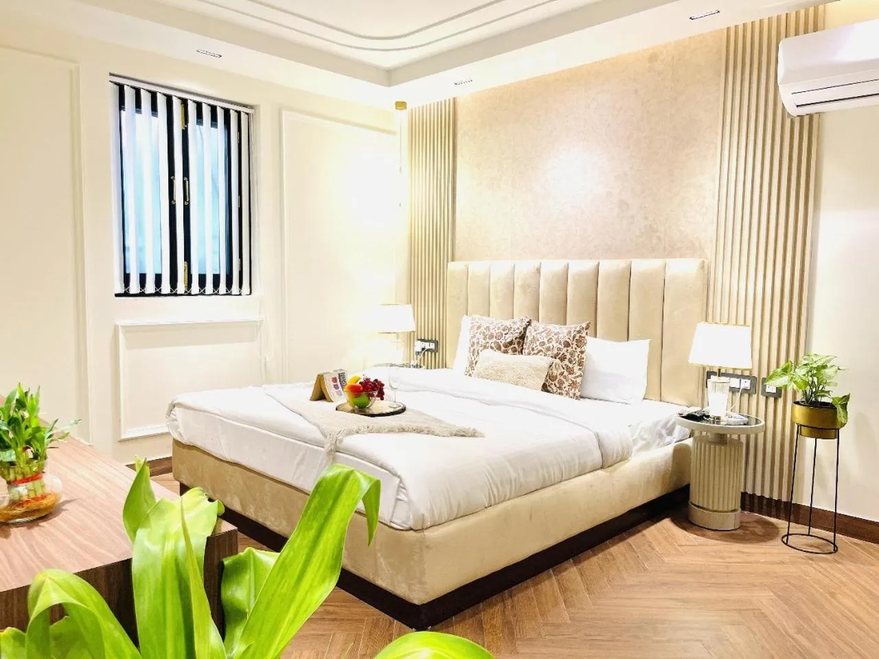 Bed in Bedchambers Stay near Select Citywalk, Saket