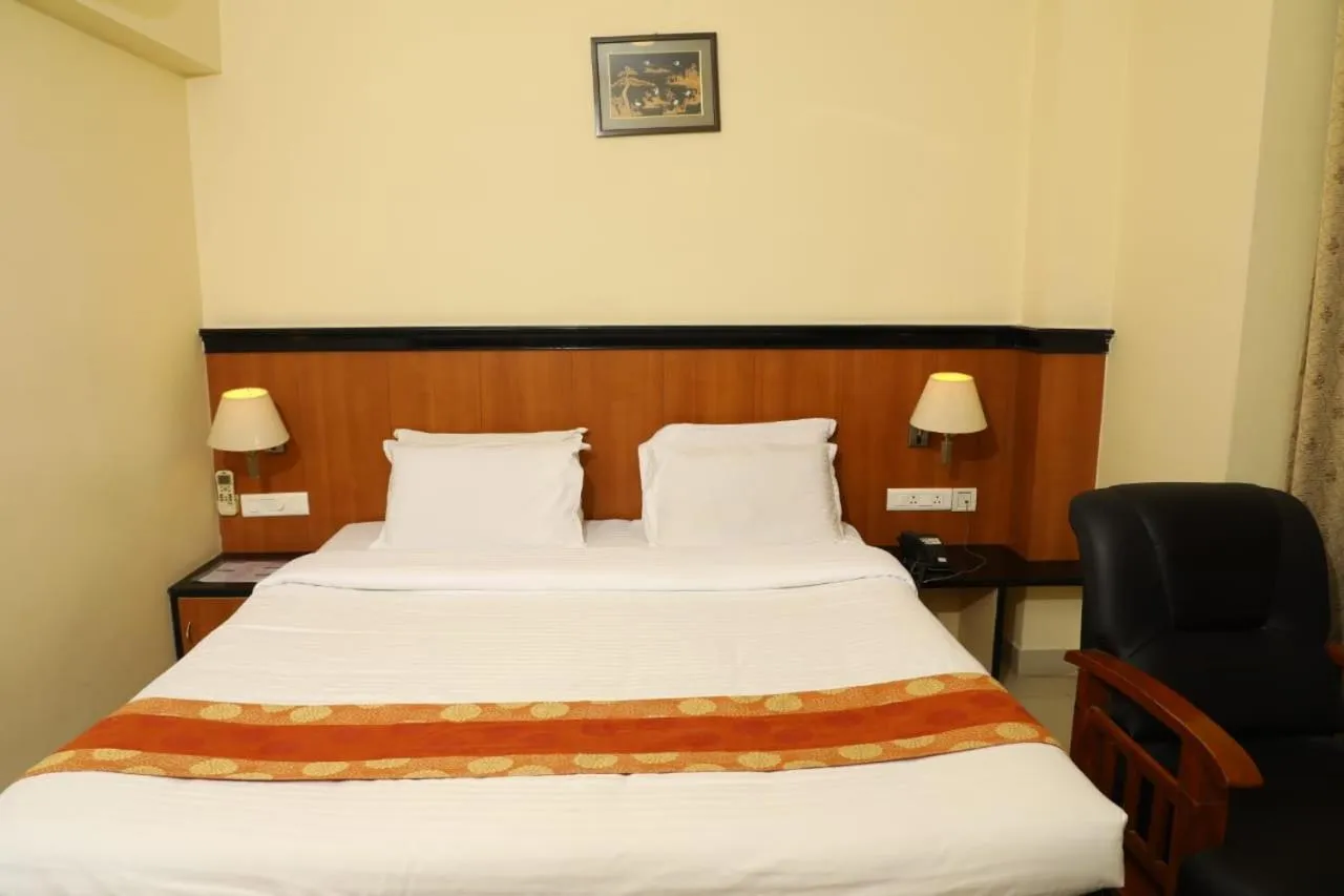 Bed in Hotel Shrie Shaanth