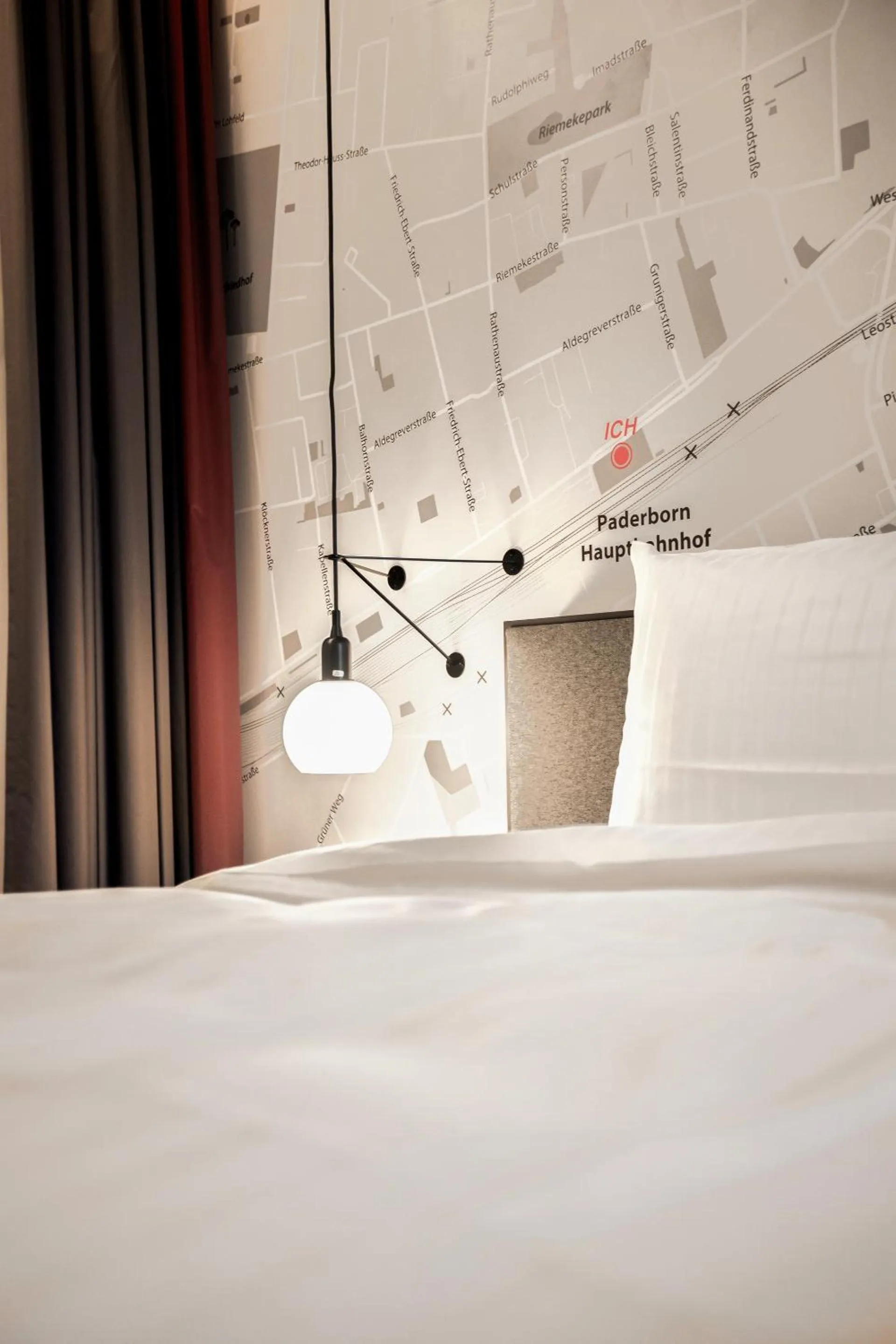 Bed in IntercityHotel Paderborn