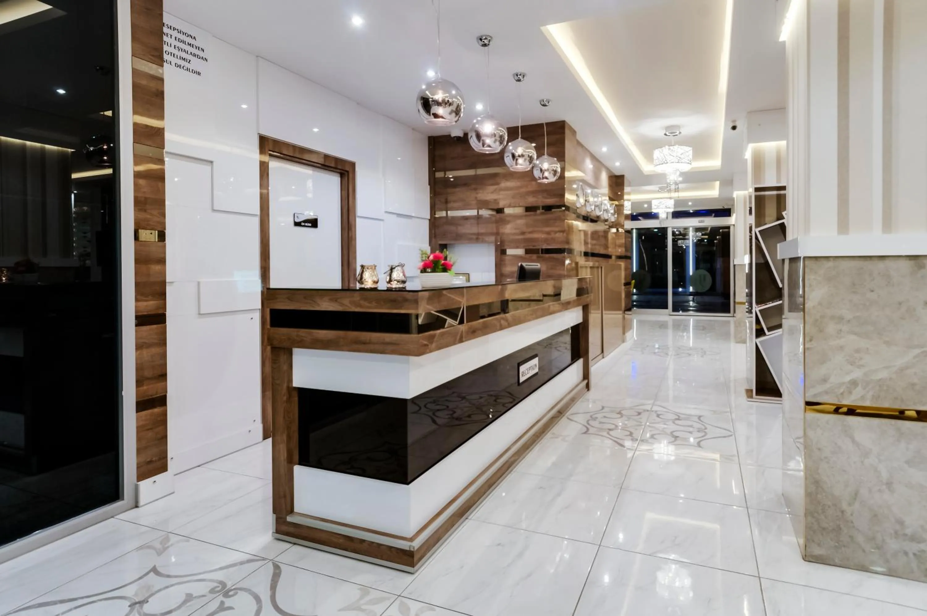Lobby or reception in PARK YALÇIN HOTEL
