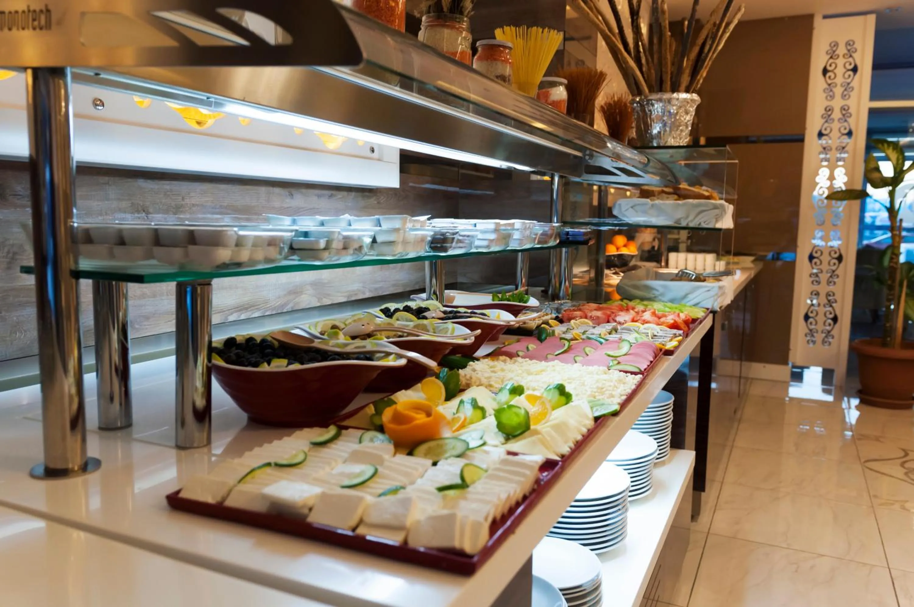 Food and drinks in PARK YALÇIN HOTEL