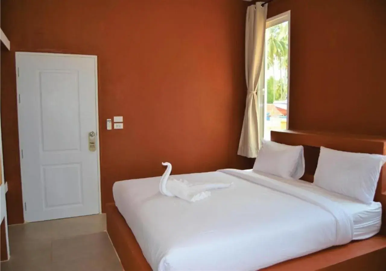 Deluxe Double Room with Balcony in World Cat Beach & Resort เวิลด์แคท บีช แอนด์ รีสอร์ท Deluxe Double Room with Balcony in World Cat Beach & Resort เวิลด์แคท บีช แอนด์ รีสอร์ท