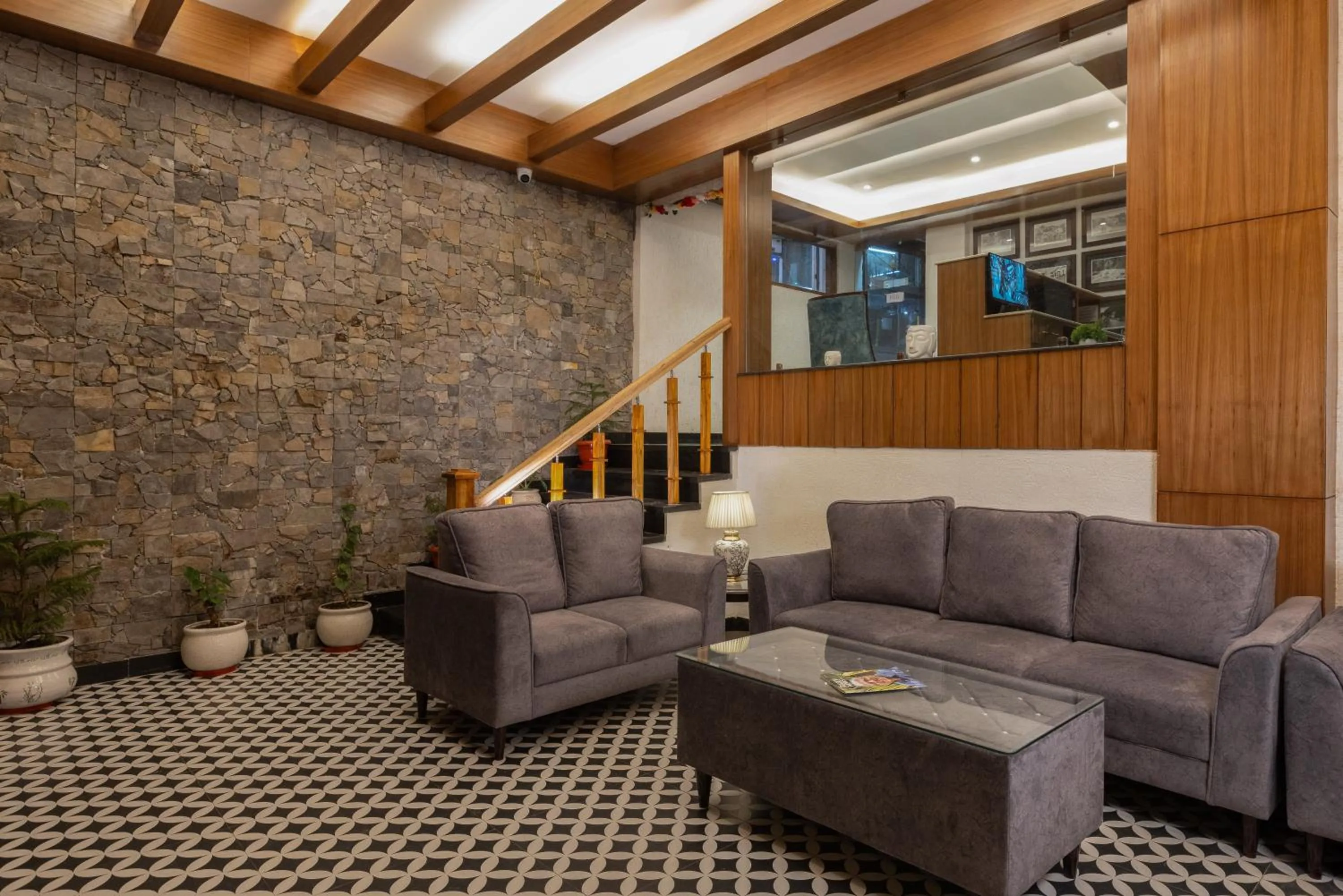 Lobby or reception in Hotel North Wood