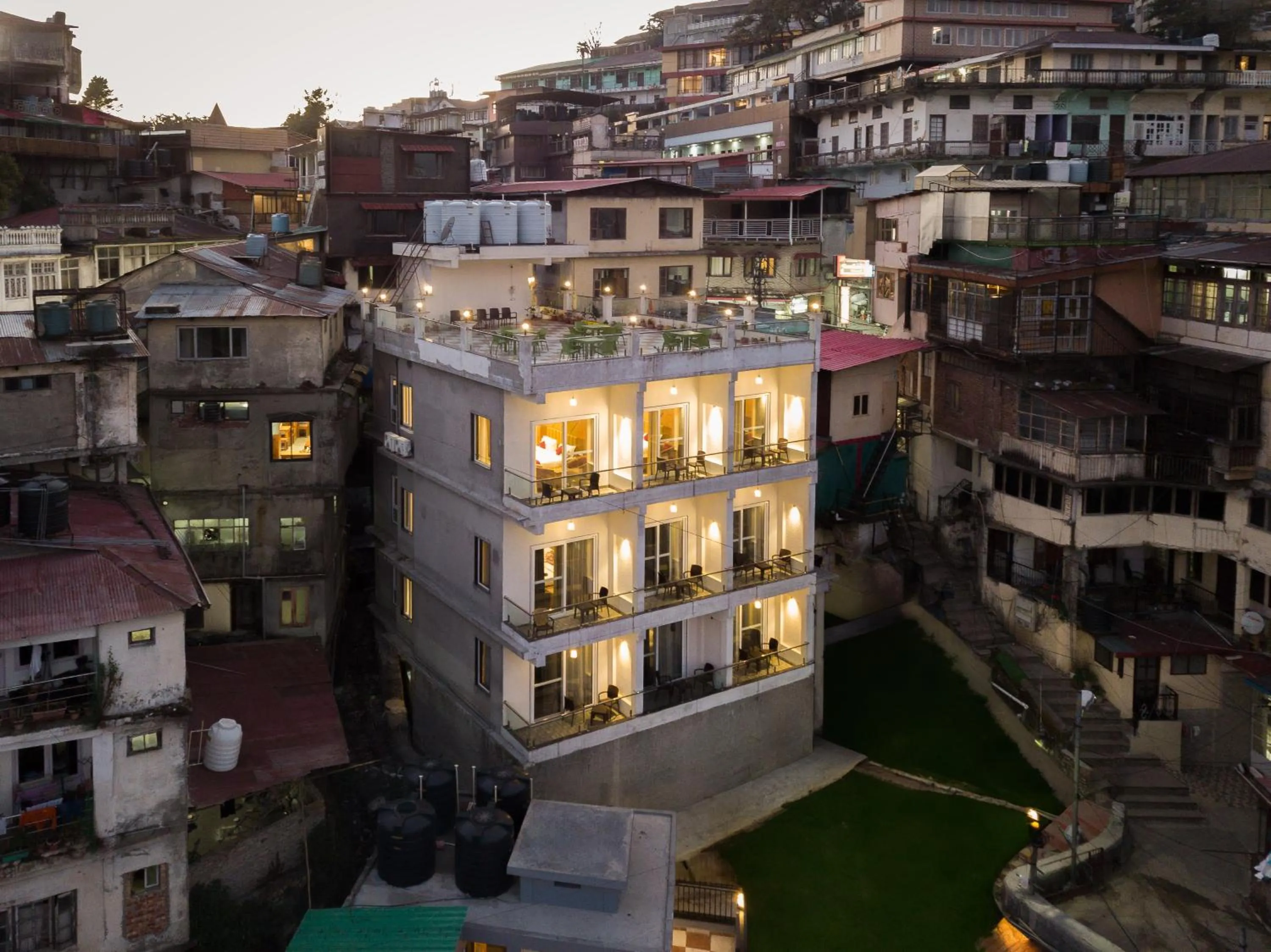 Property building in Hotel North Wood