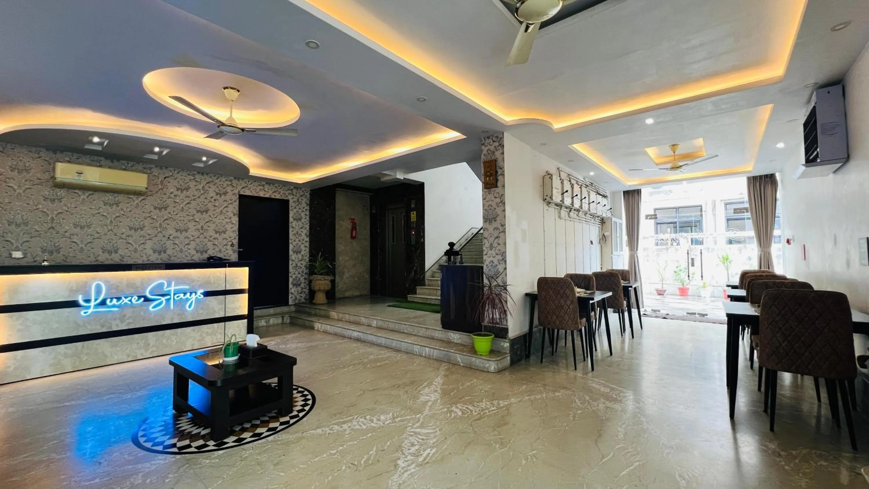BluO Lake View NewTown - Boutique Hotel