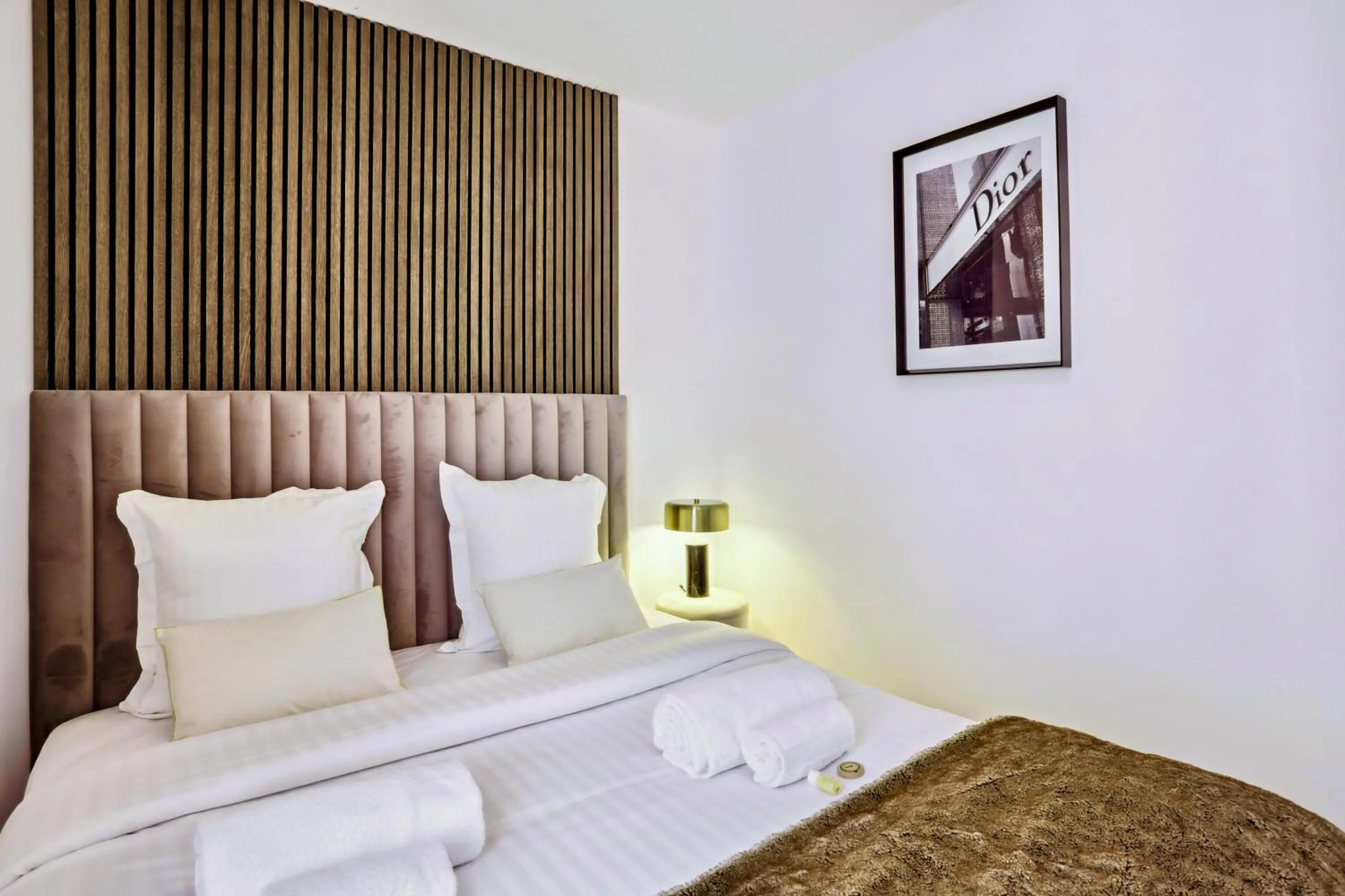 Bed in Beautiful 2BDR near the Eiffel Tower