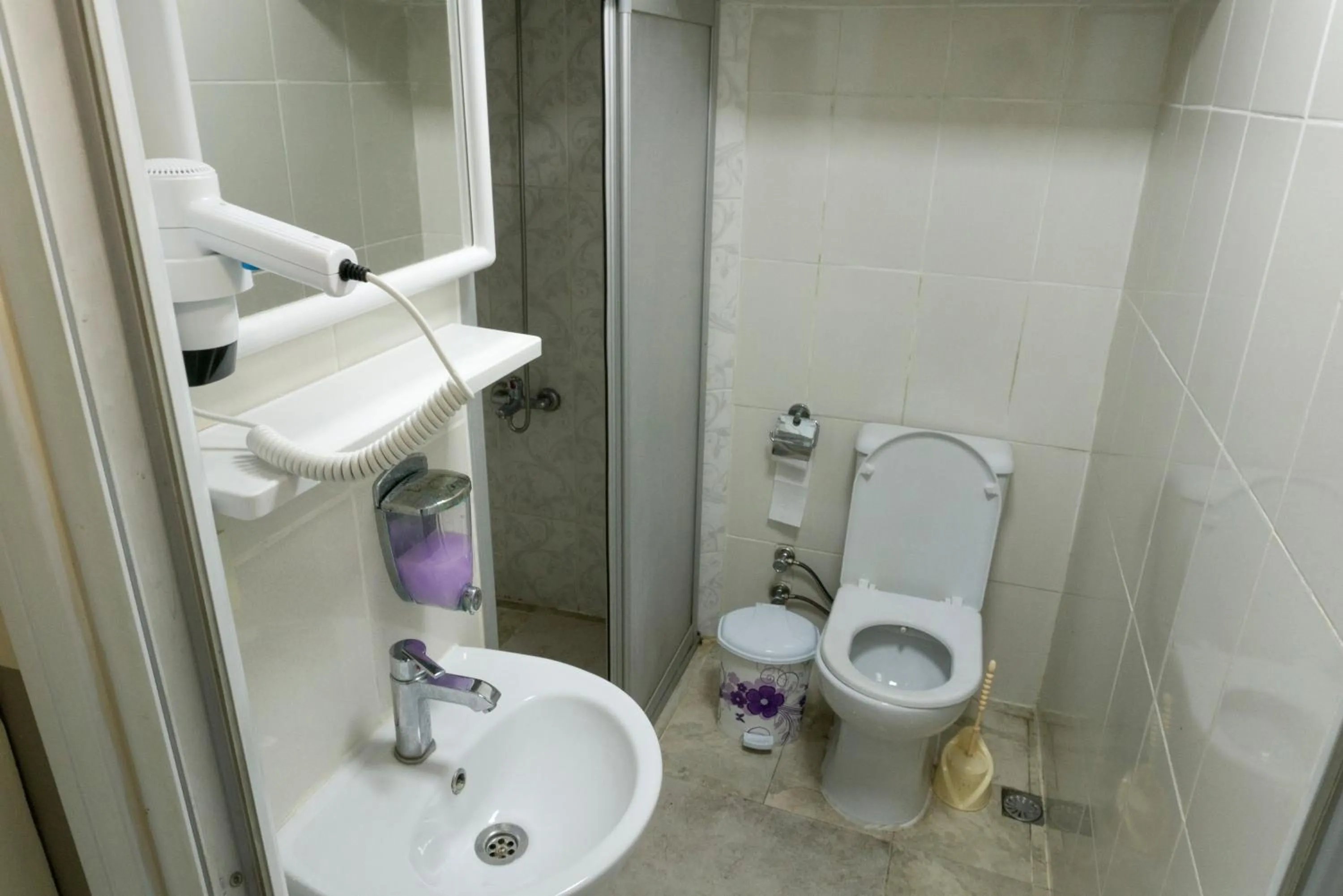 Shower in Koçak Pansiyon