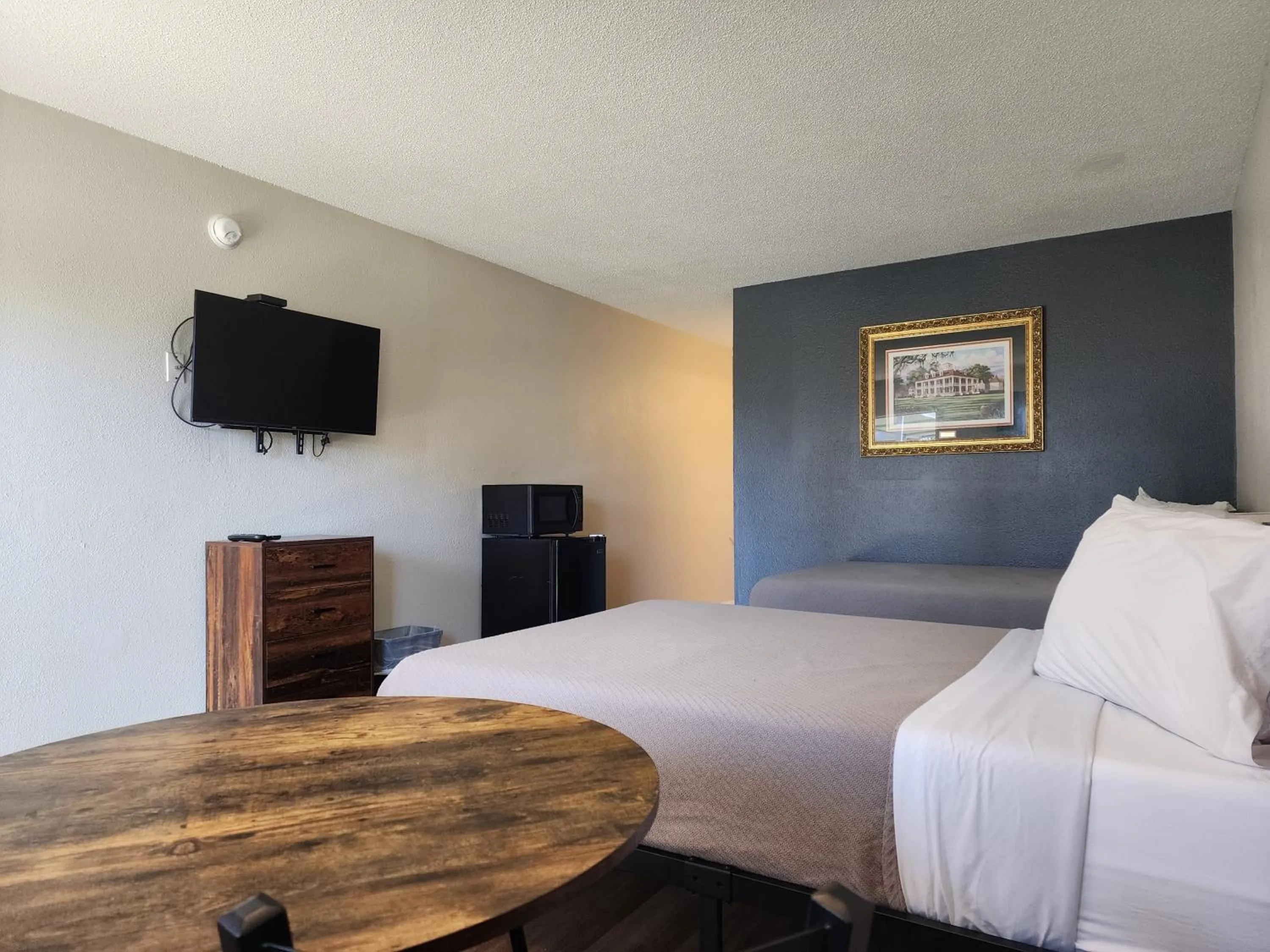 Bed in Red Carpet Inn - Houma