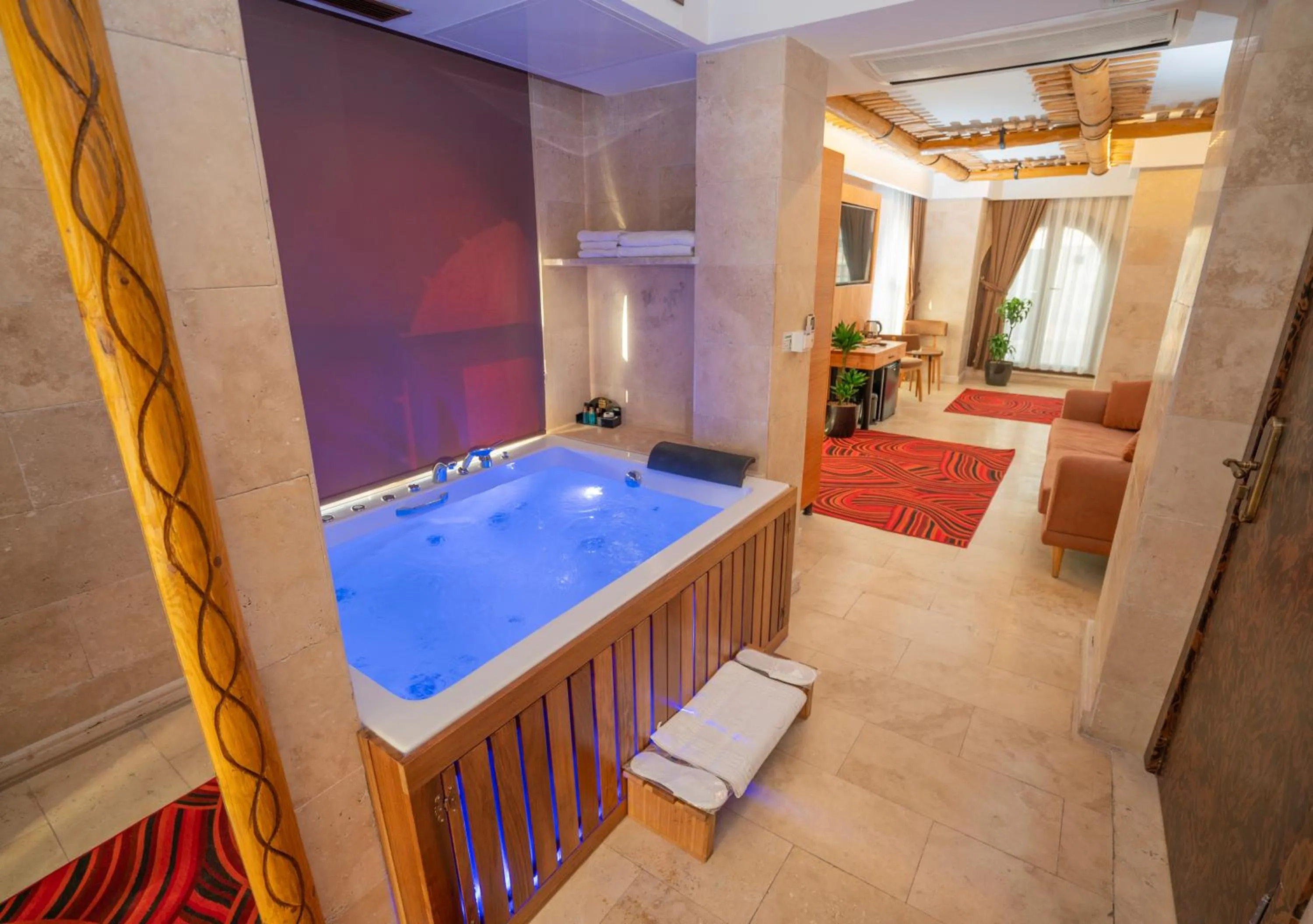 Hot Tub, Bed in PASHA PALACE HOTEL