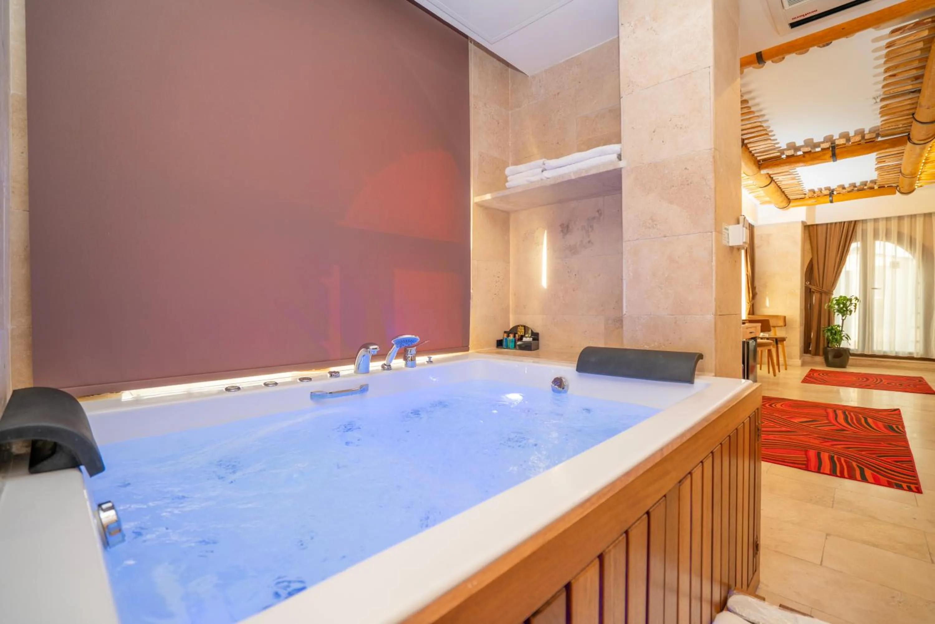 Hot Tub in PASHA PALACE HOTEL