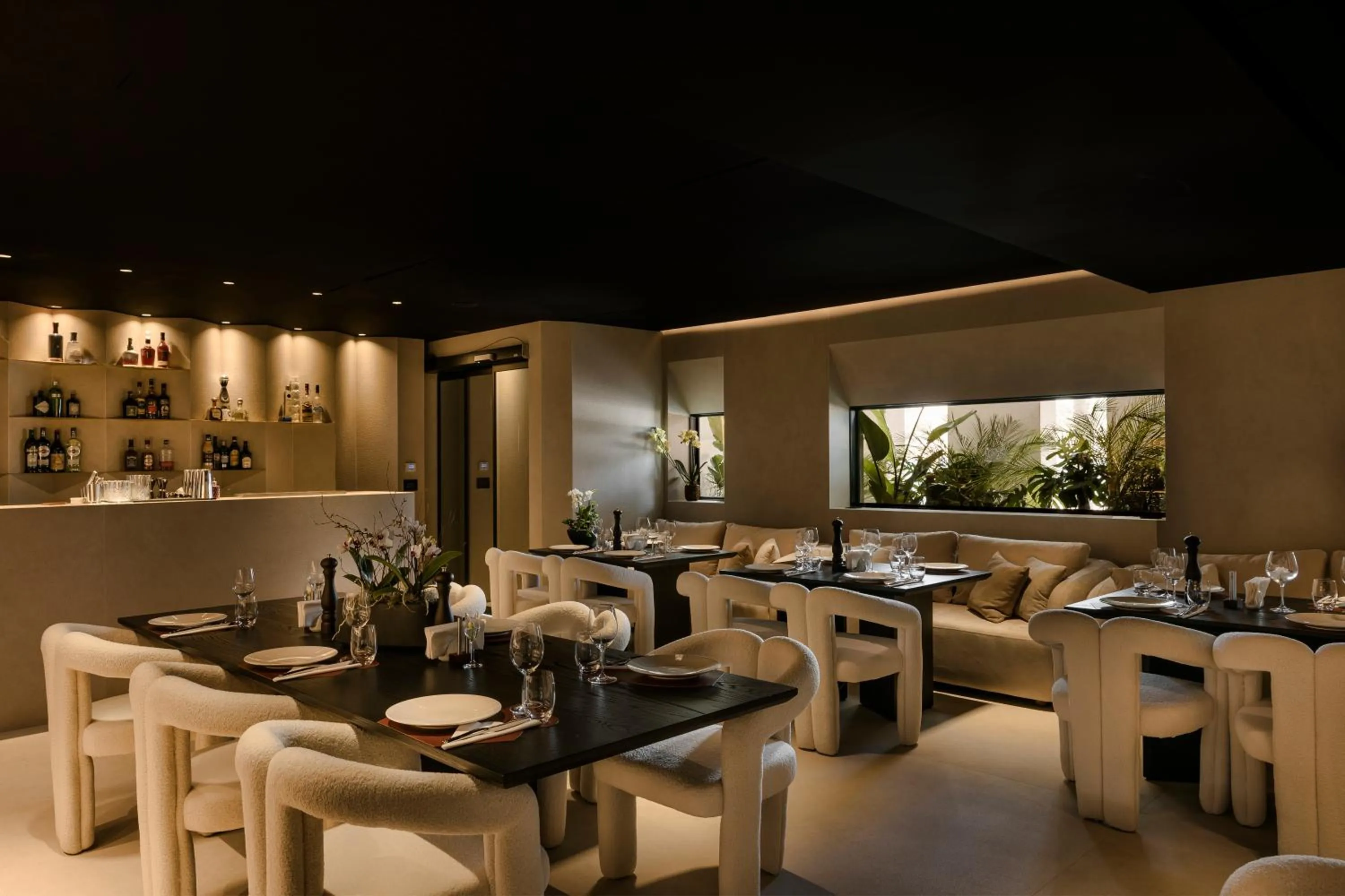 Restaurant/places to eat in Casaly Hotel & Spa