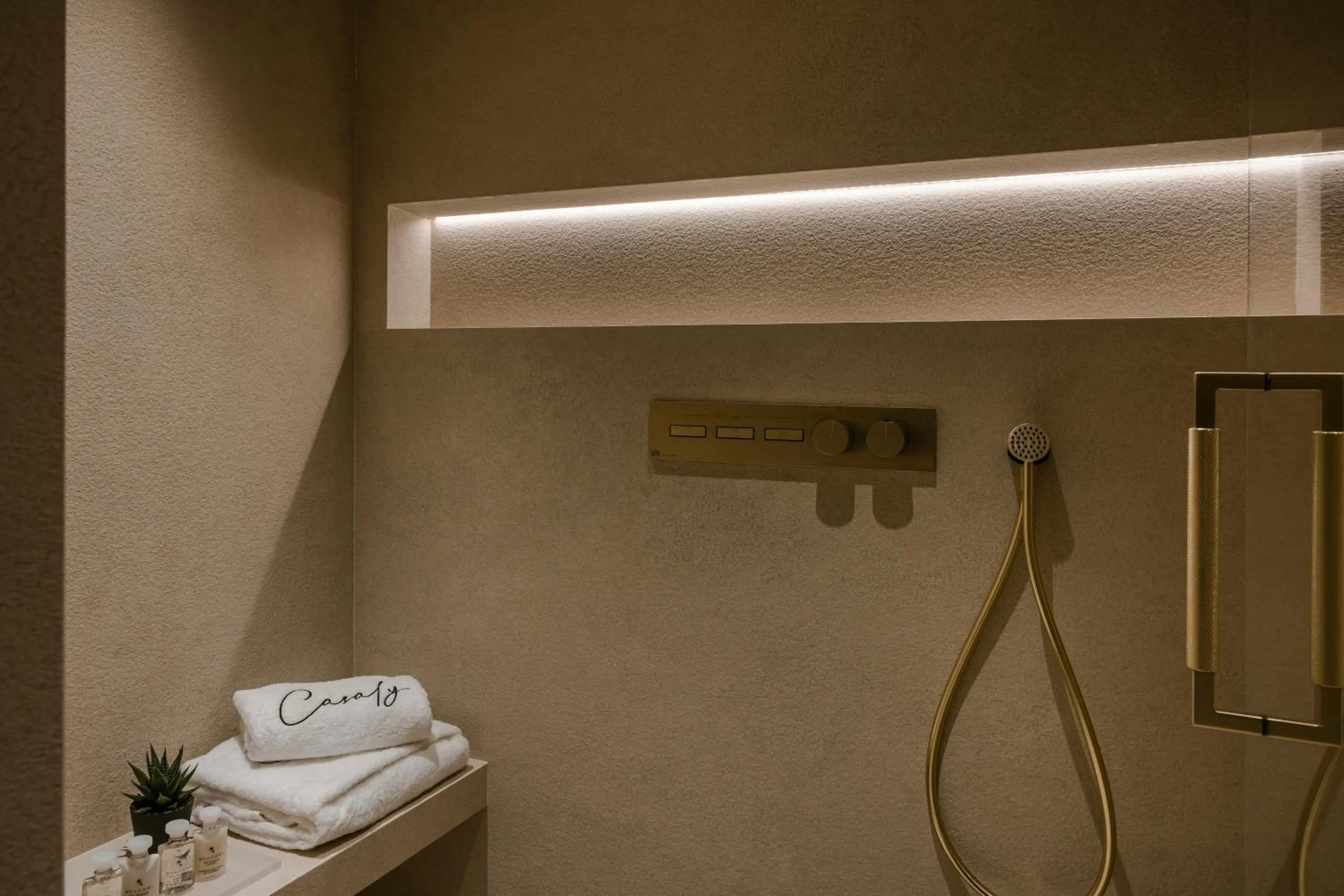 Steam room in Casaly Hotel & Spa