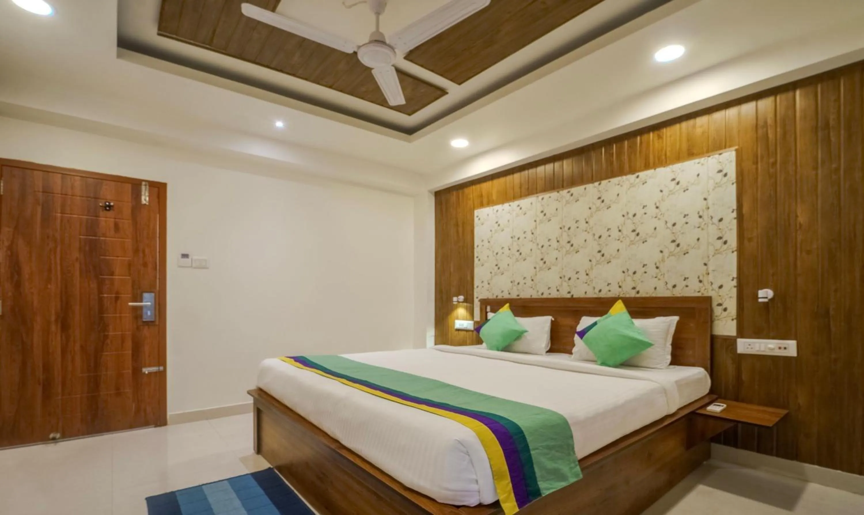 Bedroom, Bed in Treebo Park Palace