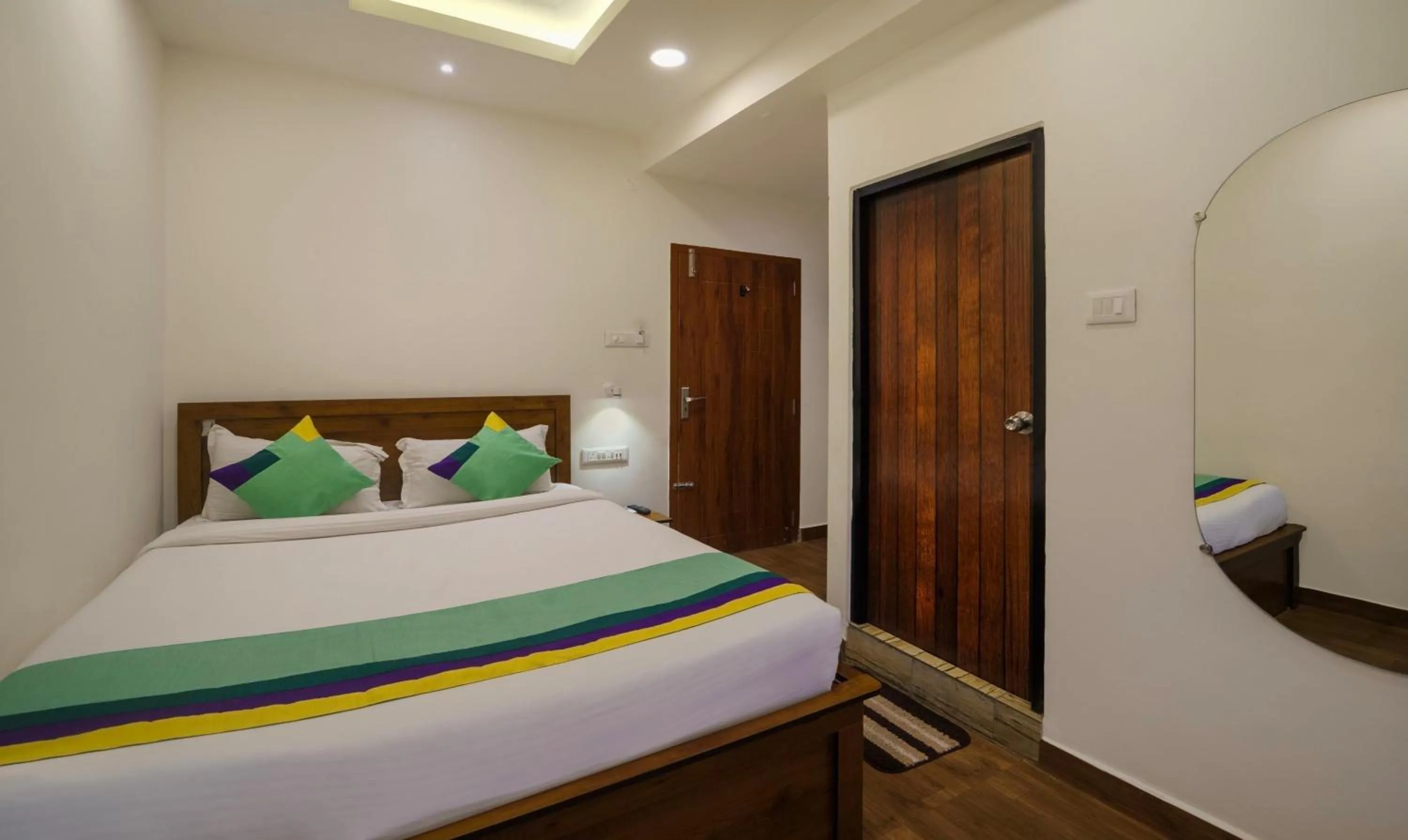 Bedroom, Bed in Treebo Park Palace