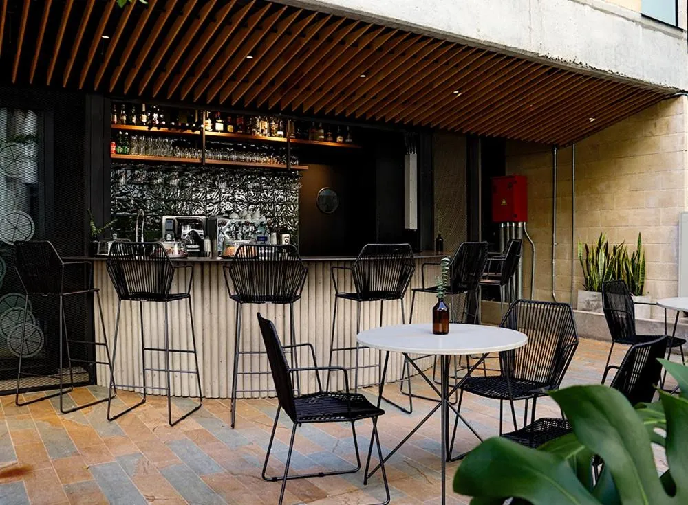 Restaurant/places to eat in Cytrico Hotel Laureles Estadio