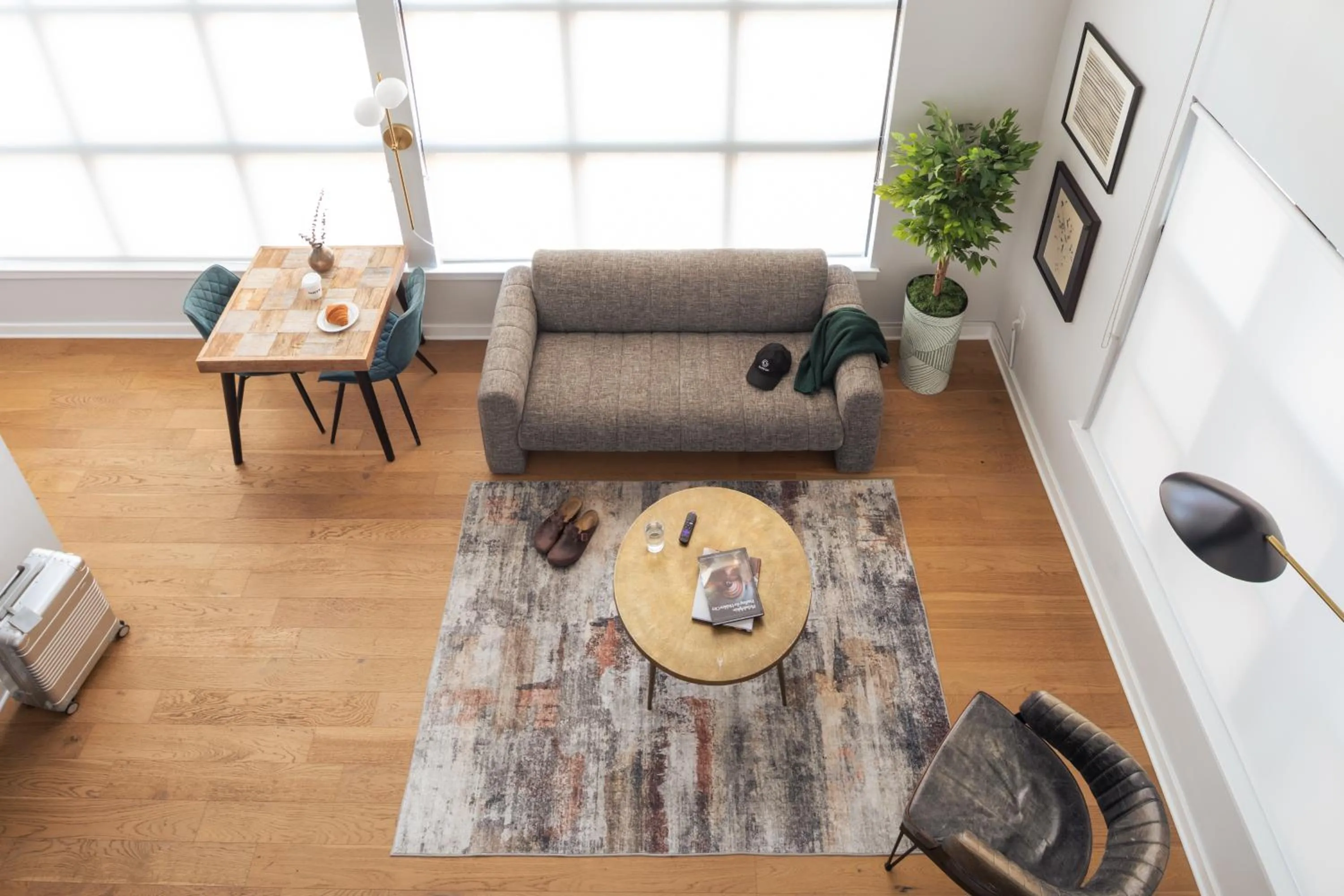 Living room in Sosuite at The Vine - Old City