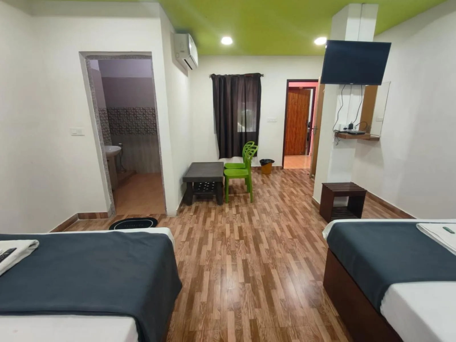 Bed in Kalapani Nest