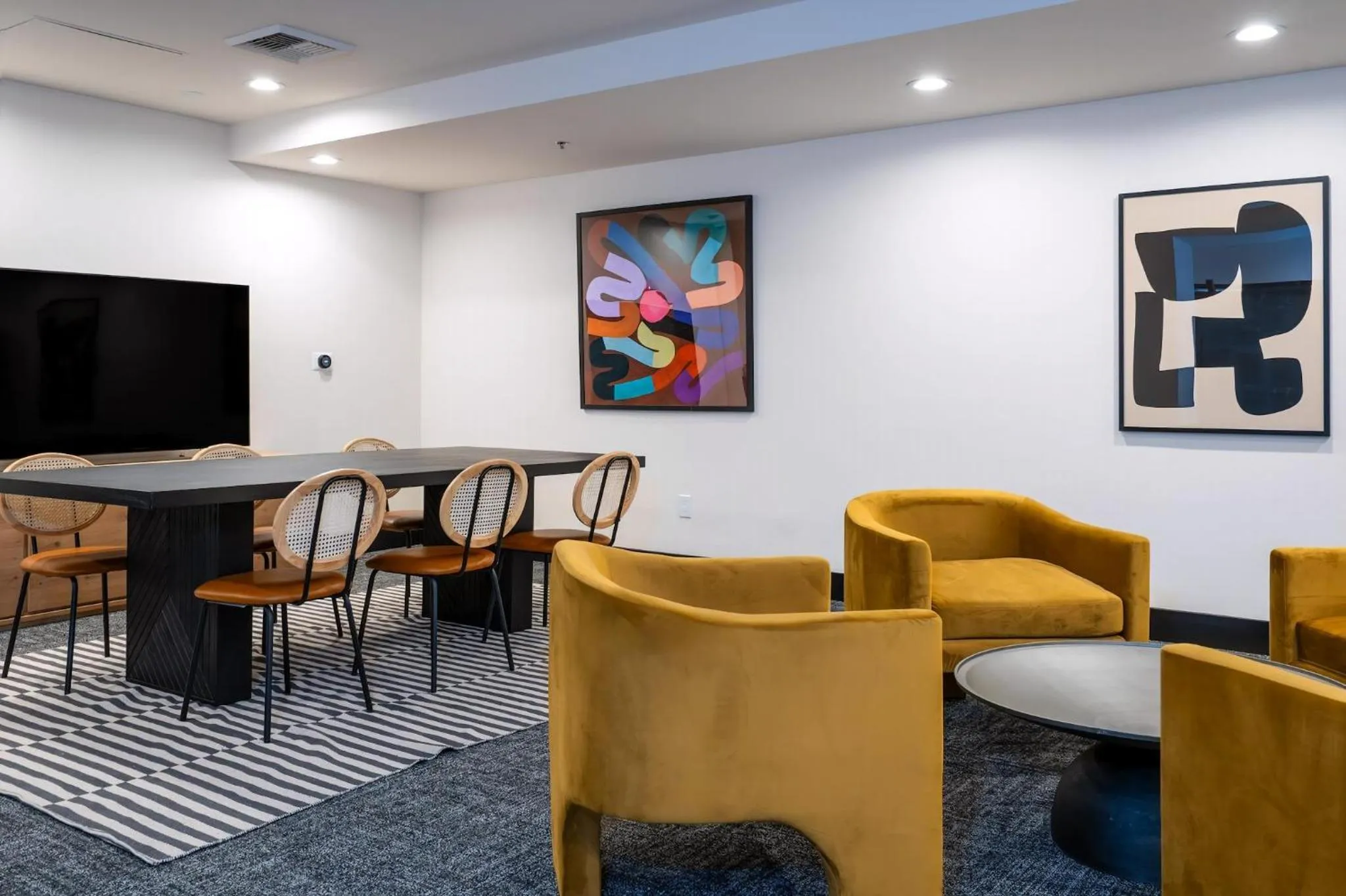 Property building in Kasa Sunset Los Angeles