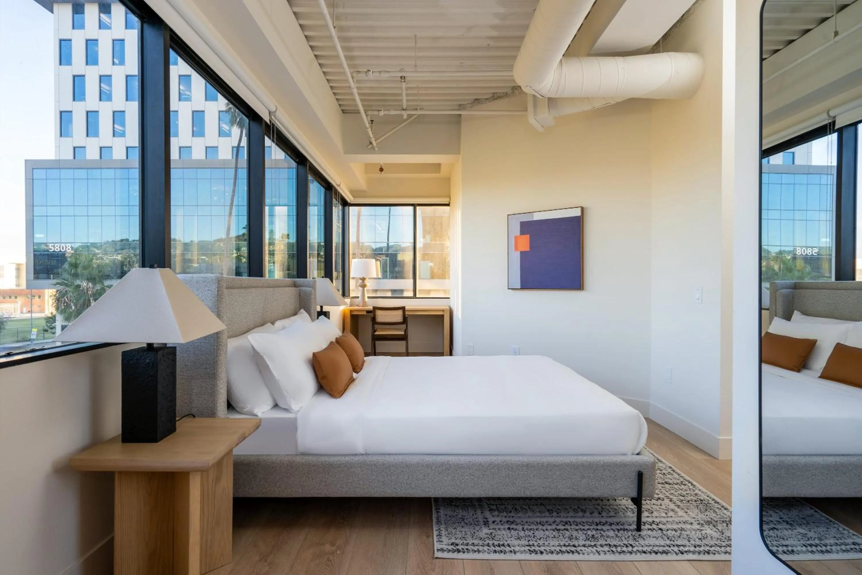 Property building, Bed in Kasa Sunset Los Angeles