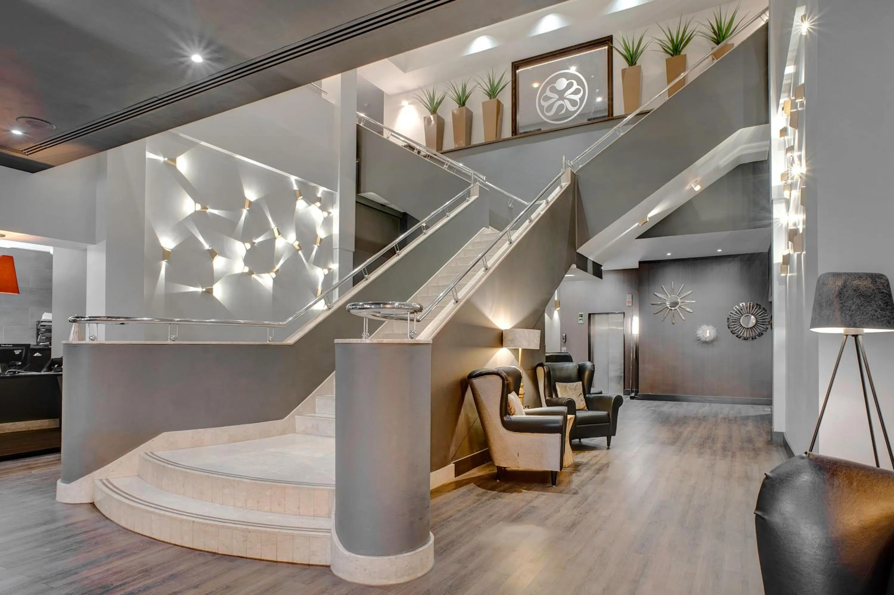 Lobby or reception in Sandman Signature London Gatwick Hotel