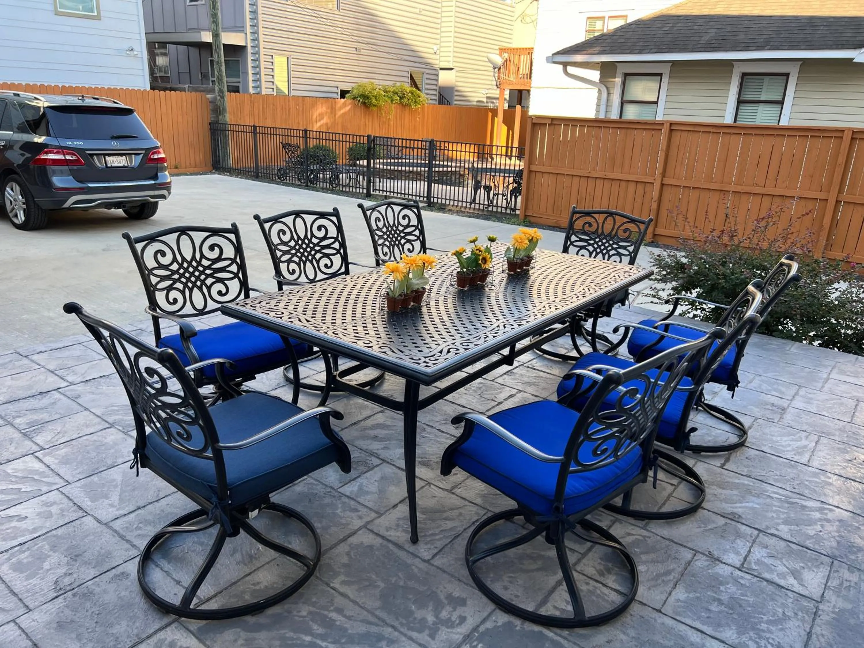 Patio in MyCrib Houston Hostel