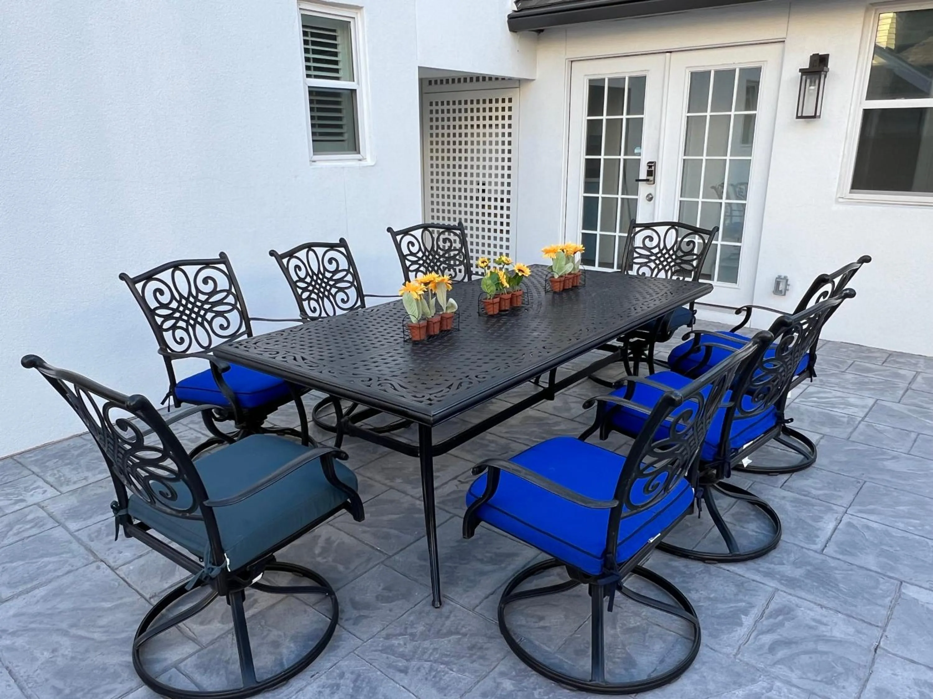 Patio in MyCrib Houston Hostel