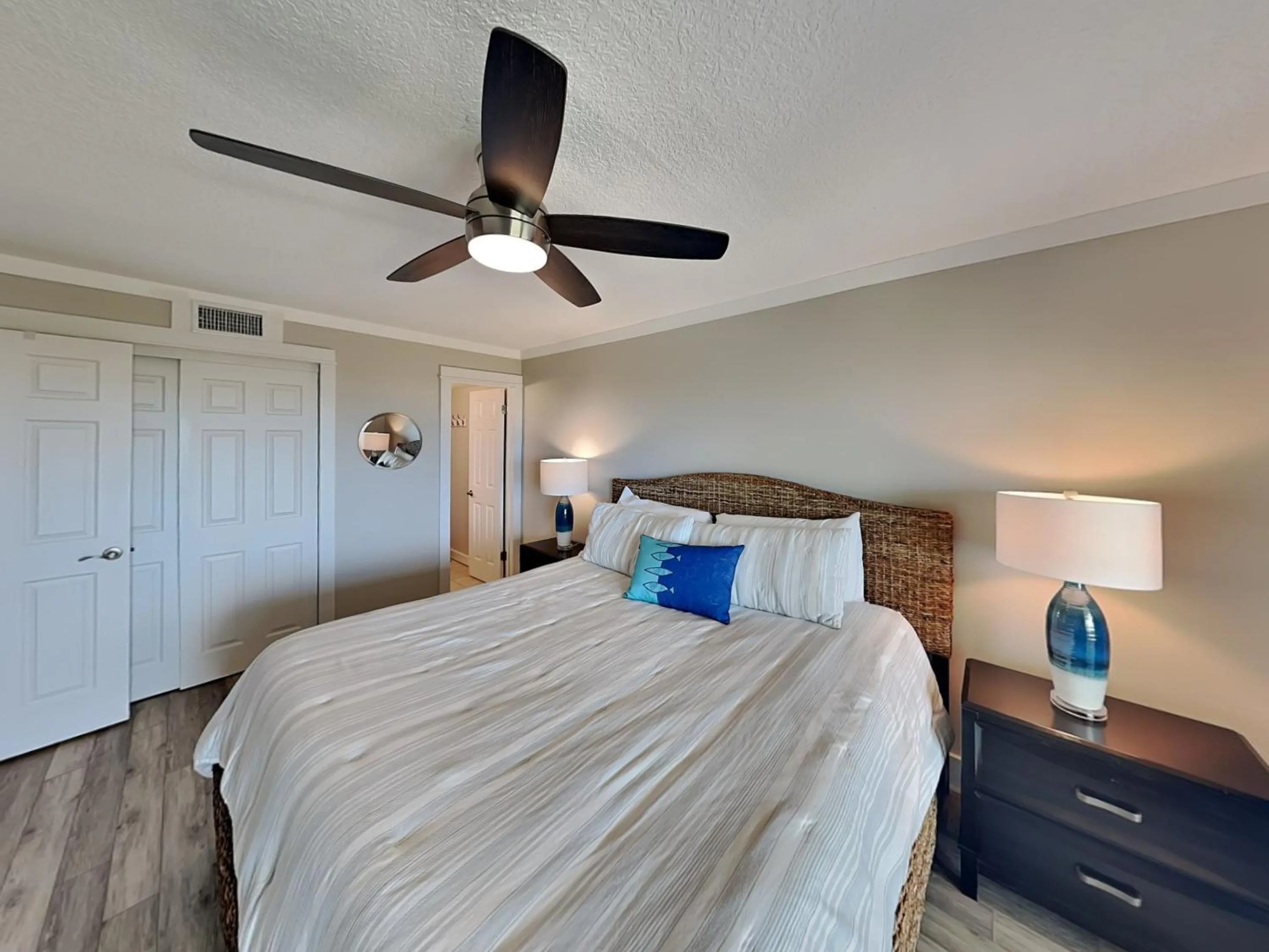 Bed in Island South 7