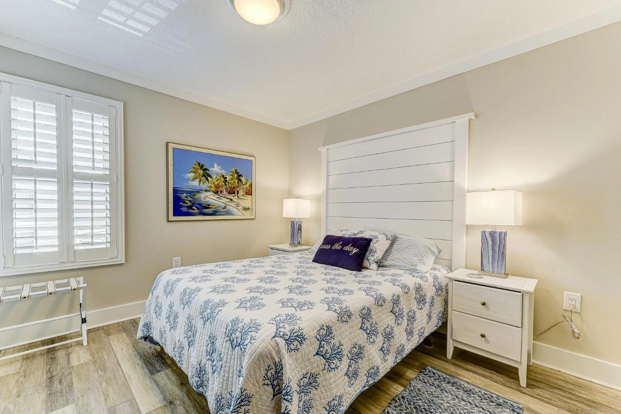 Bed in Island South 7